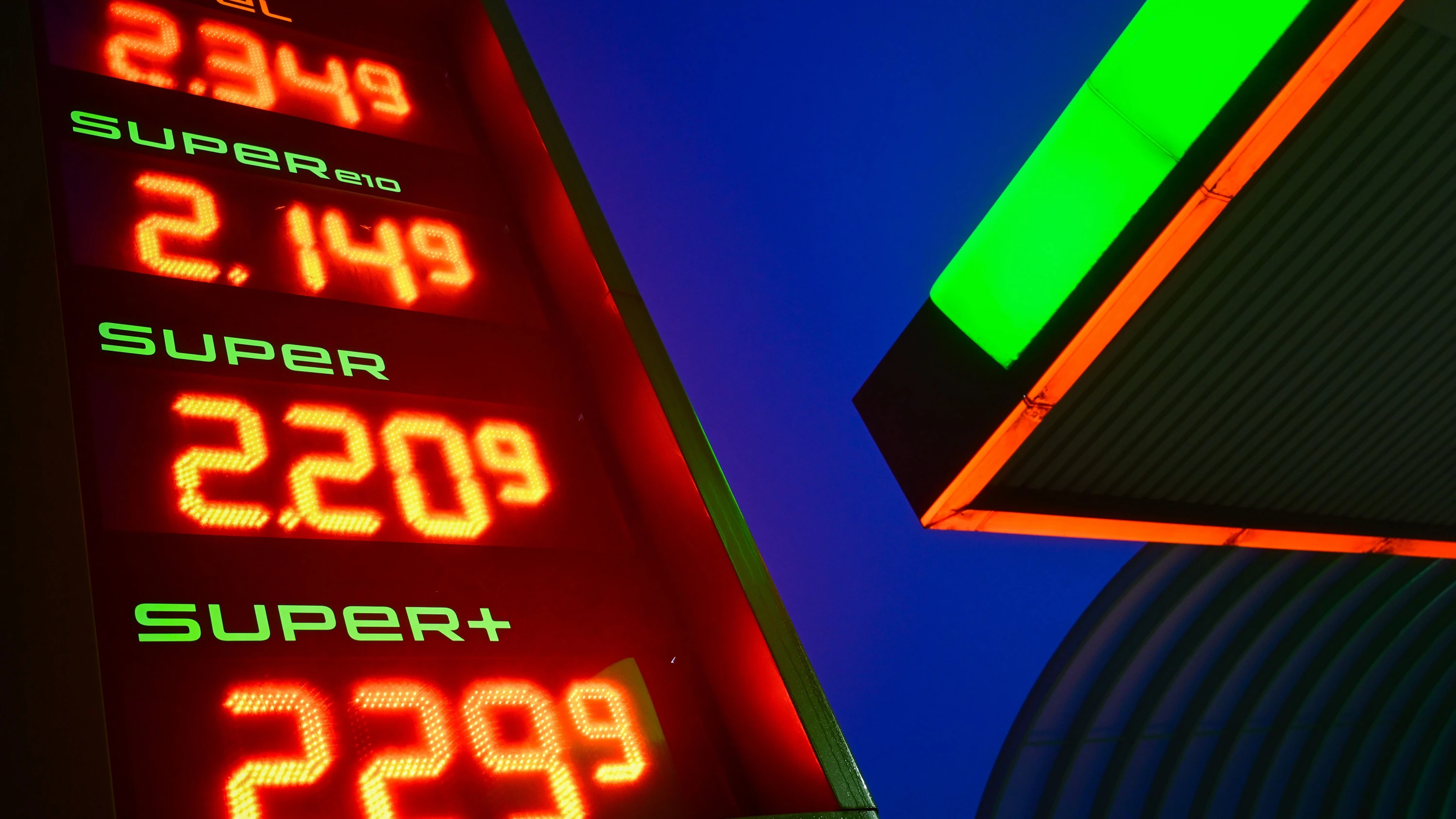 Bild: Neue Zwölf-Uhr-Regel: Wann Autofahrer nun am billigsten tanken