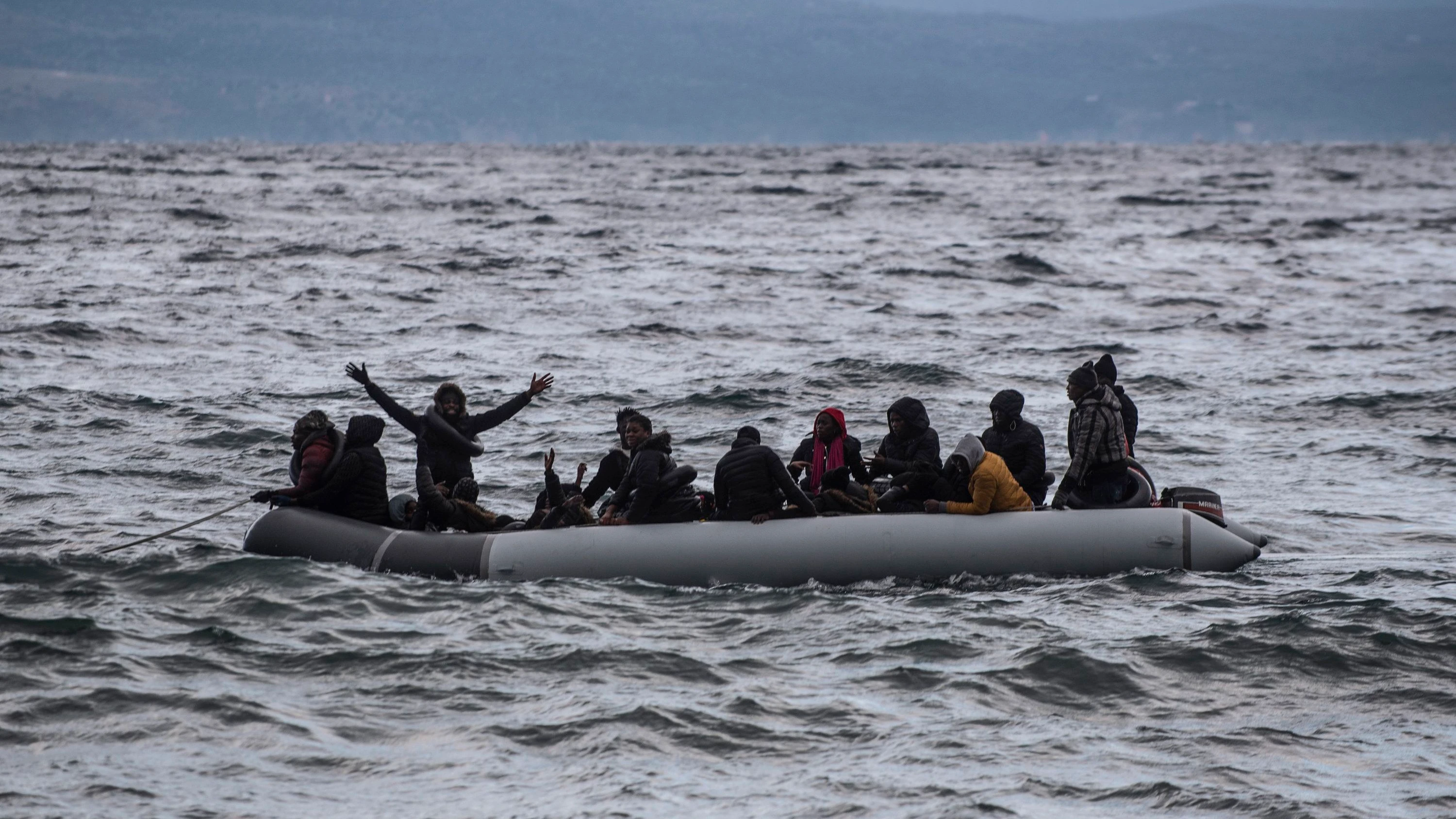 Migranten auf dem Mittelmeer: Tote und Vermisste nach Bootsuntergang vor griechischer Insel Migranten auf dem Mittelmeer: Tote und Vermisste nach Bootsuntergang vor griechischer Insel