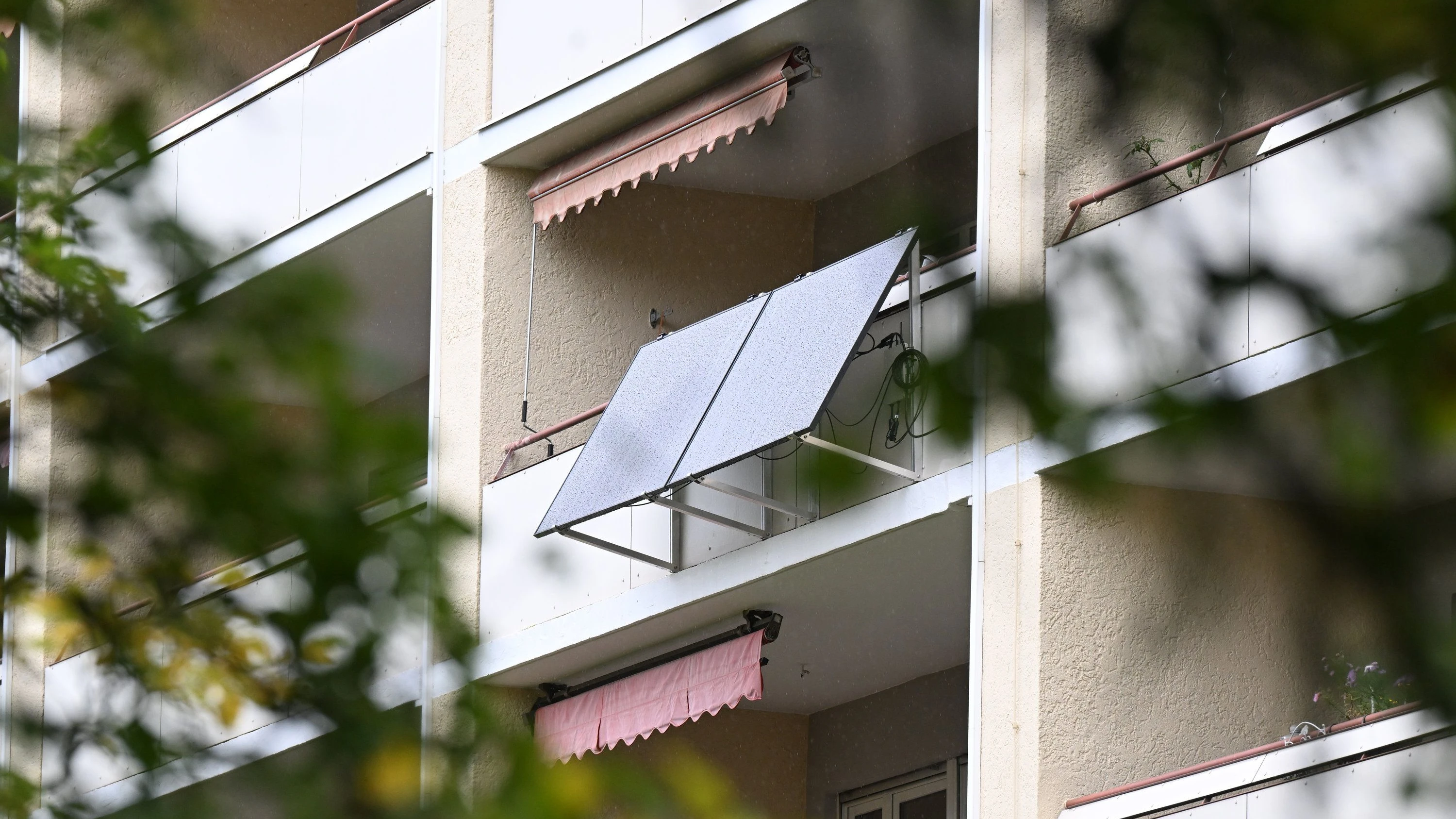 Energiewende: Deutlich weniger neue Solaranlagen auf Dächern und Balkonen