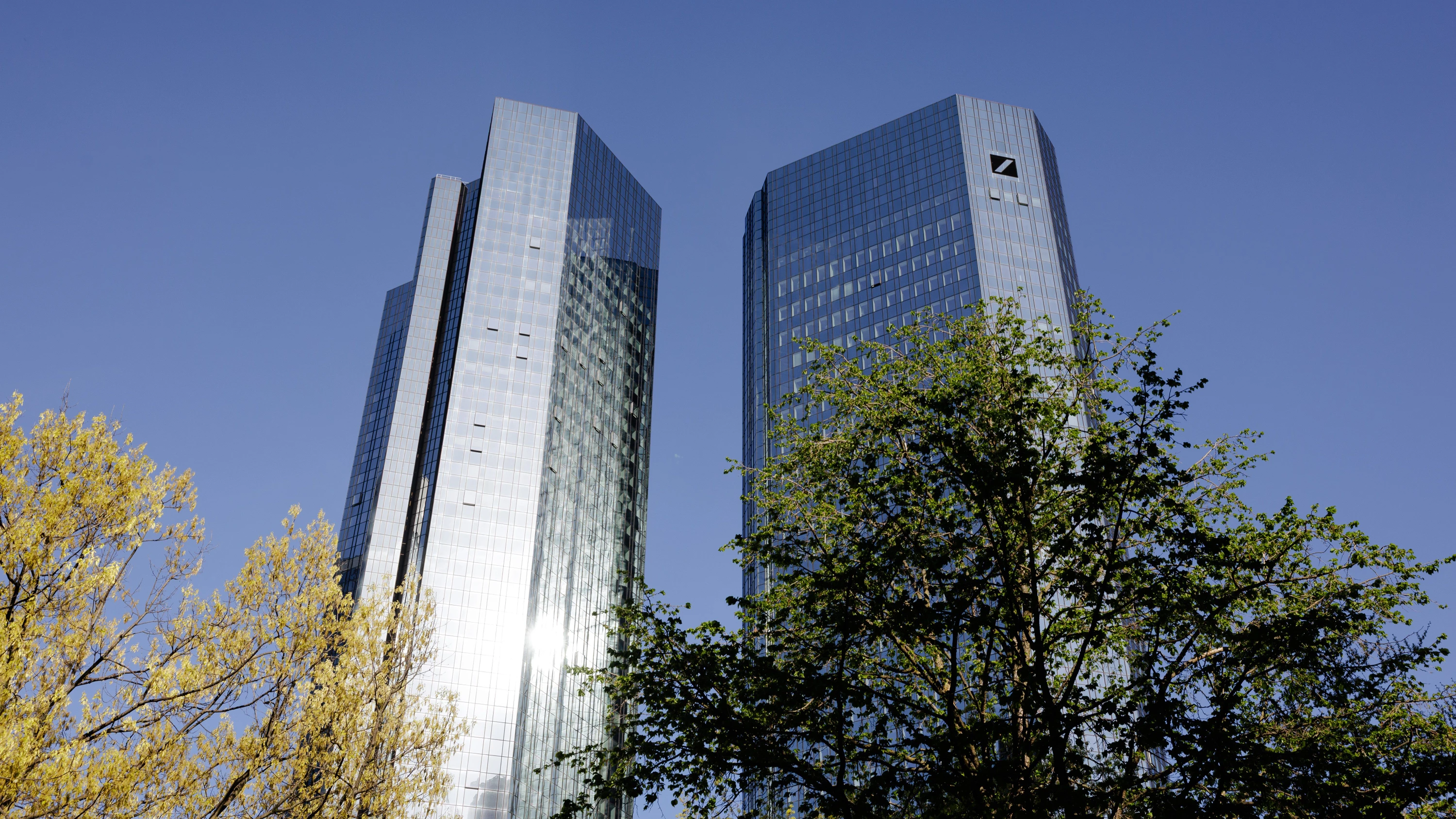 Hochvermögende Privatkunden: So will die Deutsche Bank reiche Privatleute besser betreuen Hochvermögende Privatkunden: So will die Deutsche Bank reiche Privatleute besser betreuen