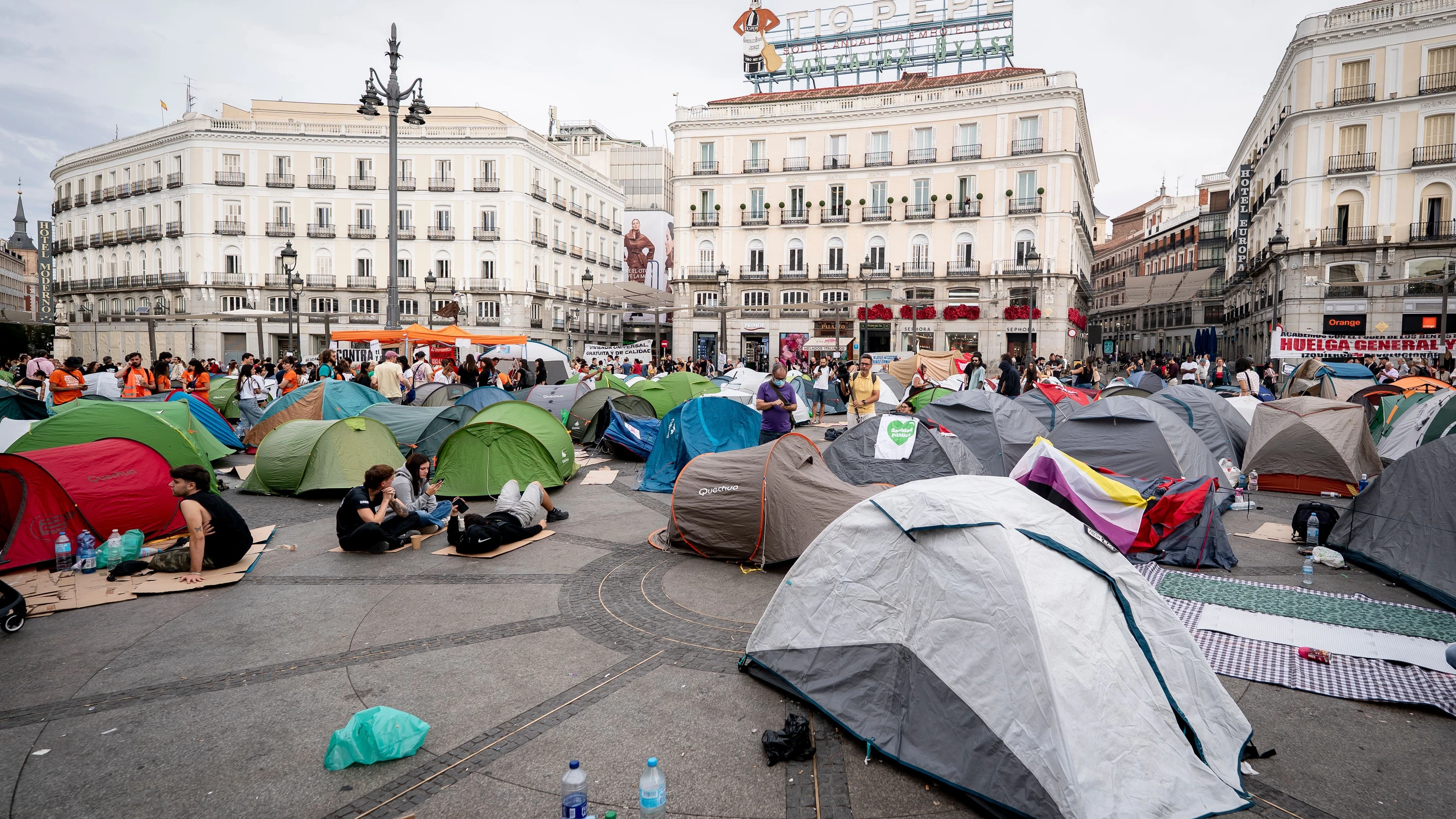 Wohnungsdekrete: Spanische Regierung gibt nach und entlastet Mieter