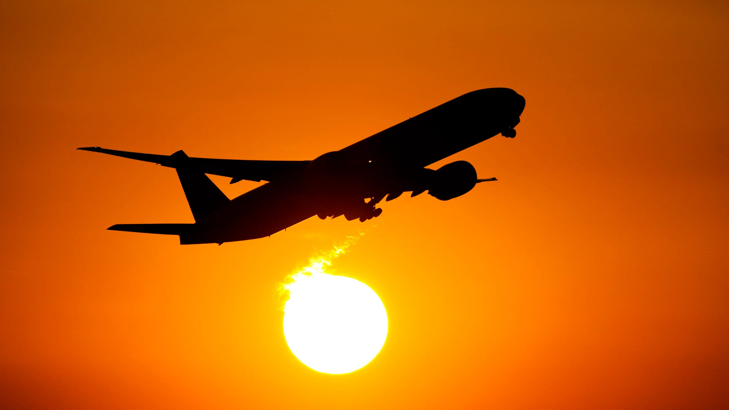 Knapper Treibstoff: Geht zur Sommerreisewelle das Kerosin aus?
