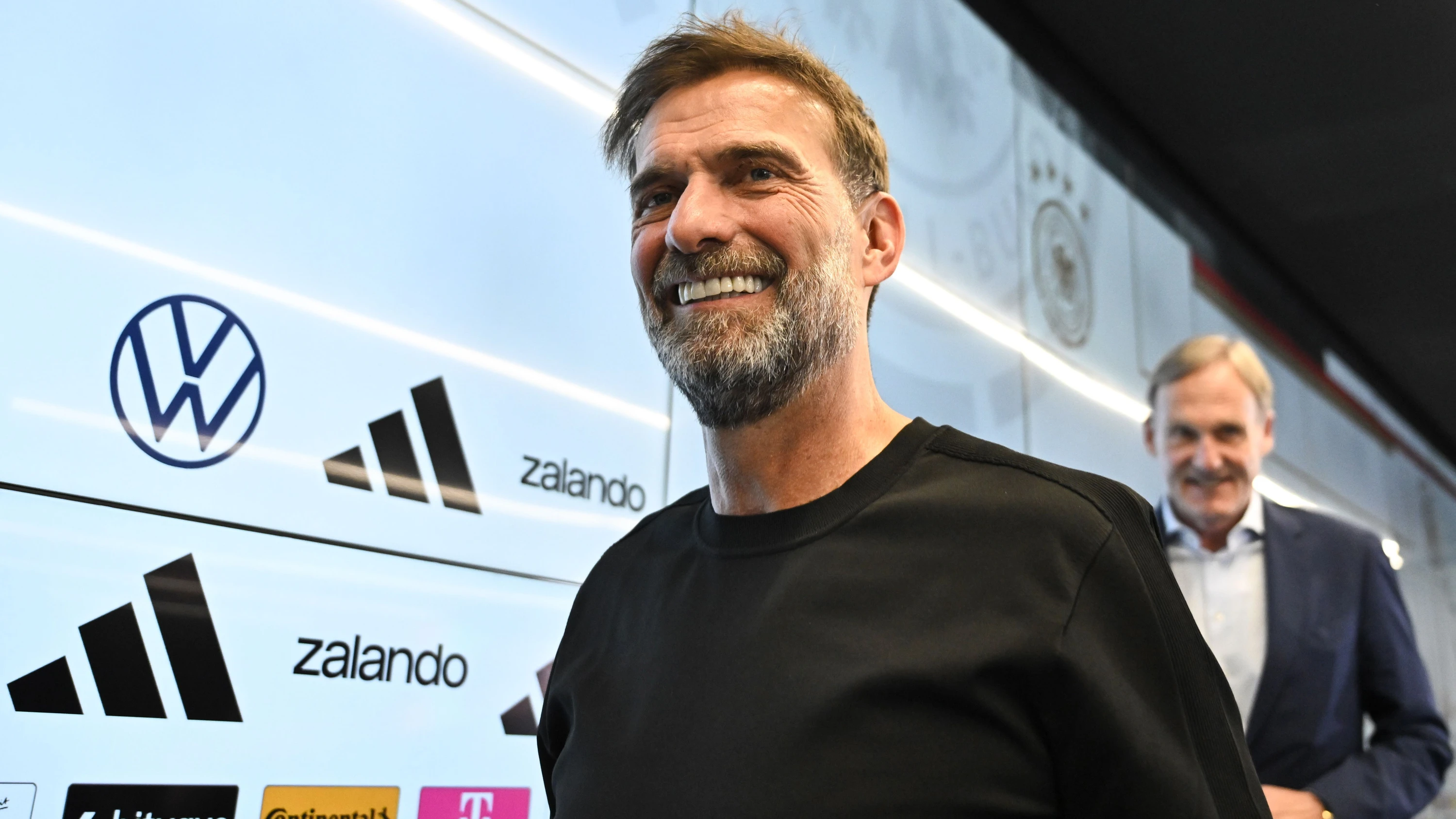 Fußball: „Eine große Ehre“: DFB präsentiert Jürgen Klopp als neuen Bundestrainer
