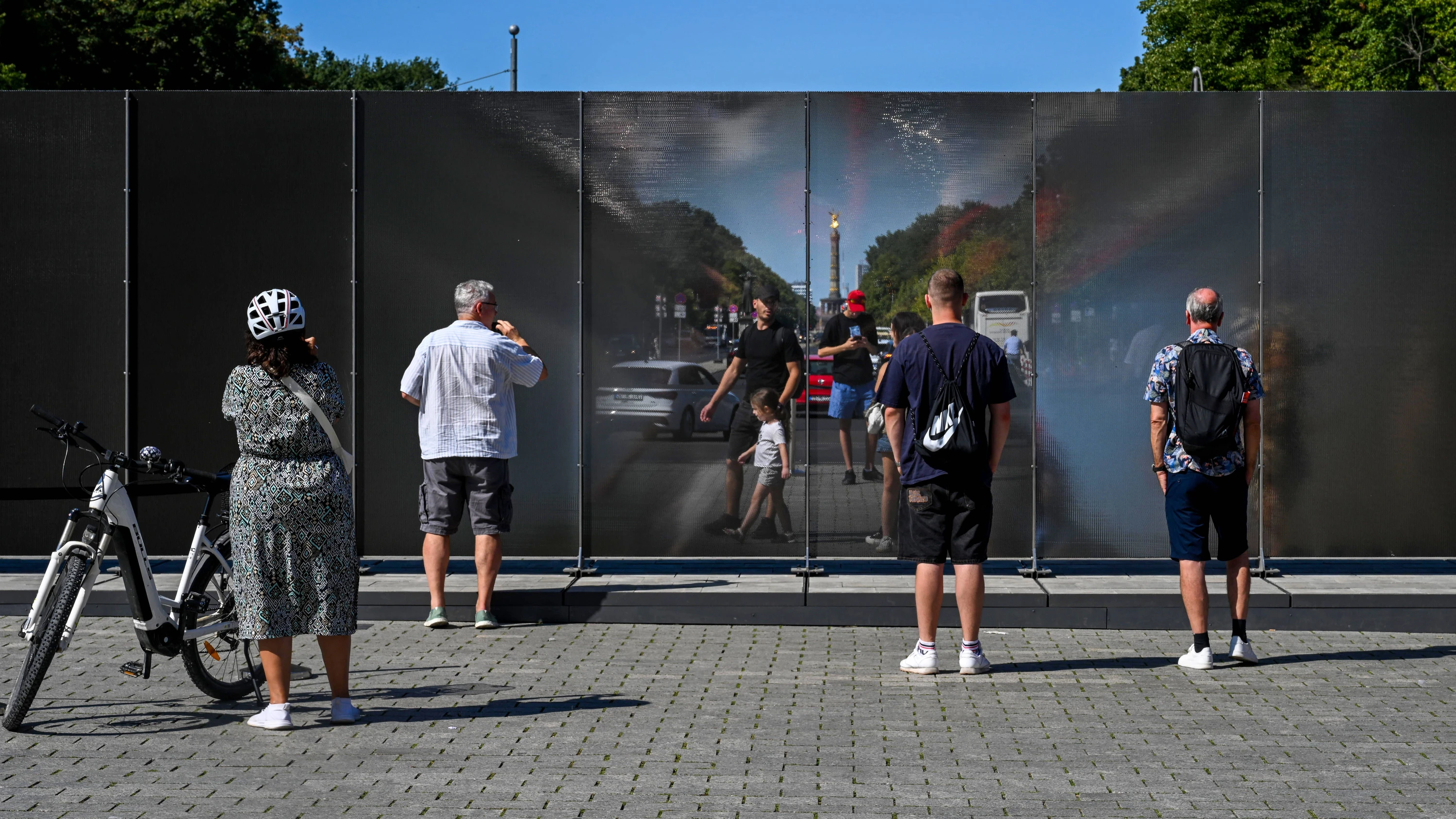 65 Jahre Danach: Die neue Mauer 65 Jahre Danach: Die neue Mauer