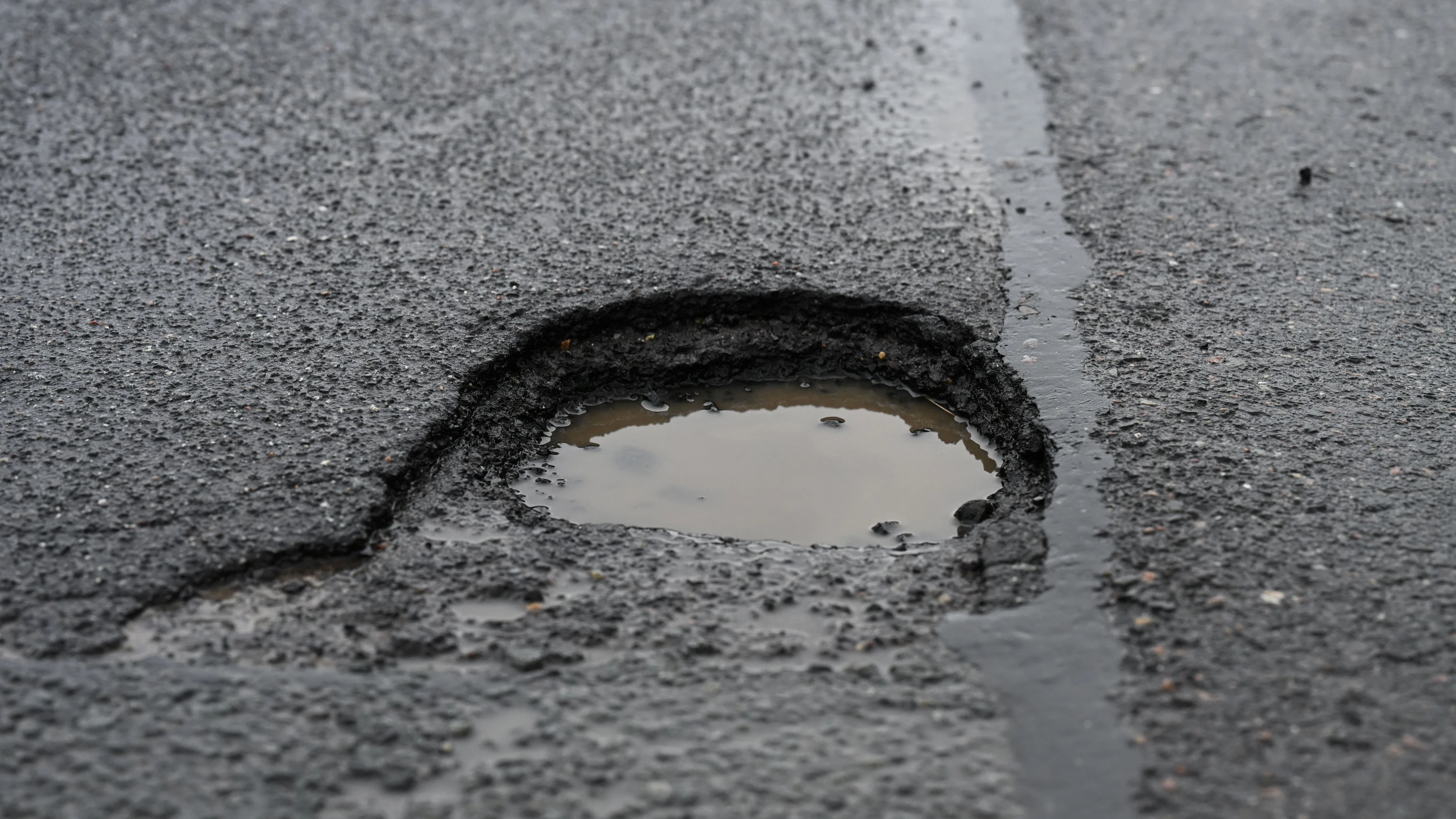 Folgen des Winters: 5000 Schlaglöcher auf Wiesbadens Straßen