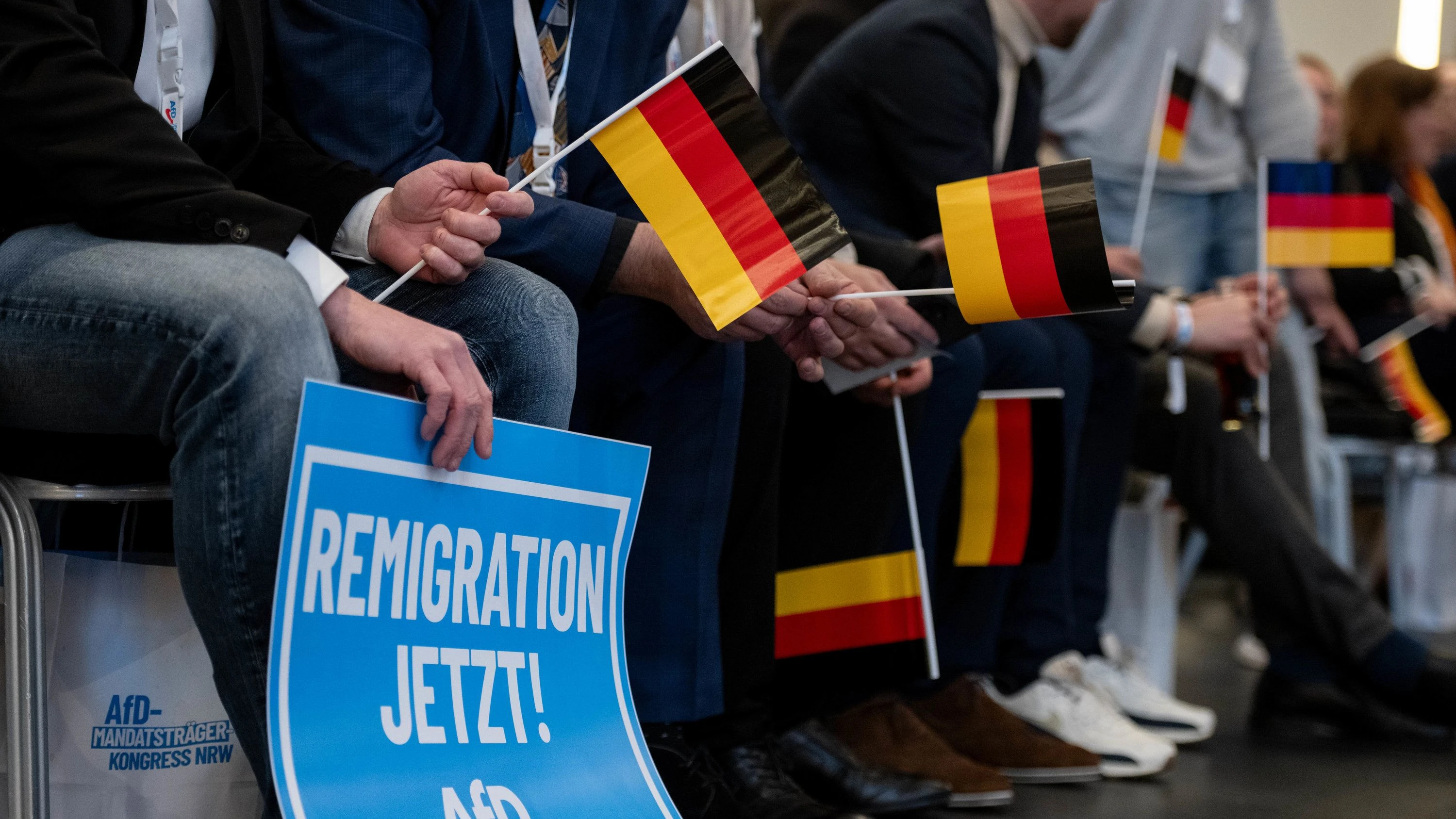 „Remigration“: Wer für die AfD zum Volk gehört