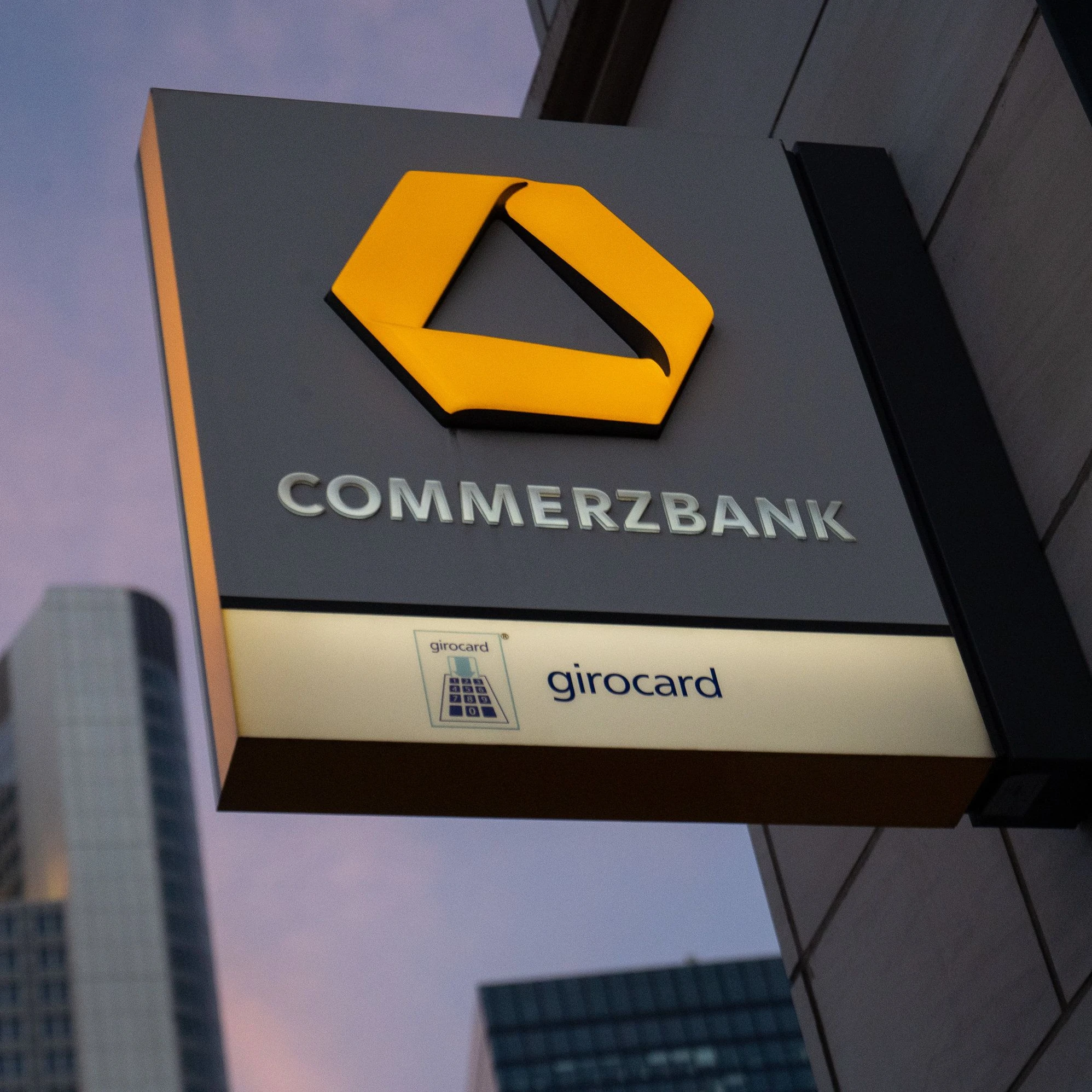 Commerzbank erhält als erste Großbank in Deutschland Kryptoverwahrlizenz |  FAZ