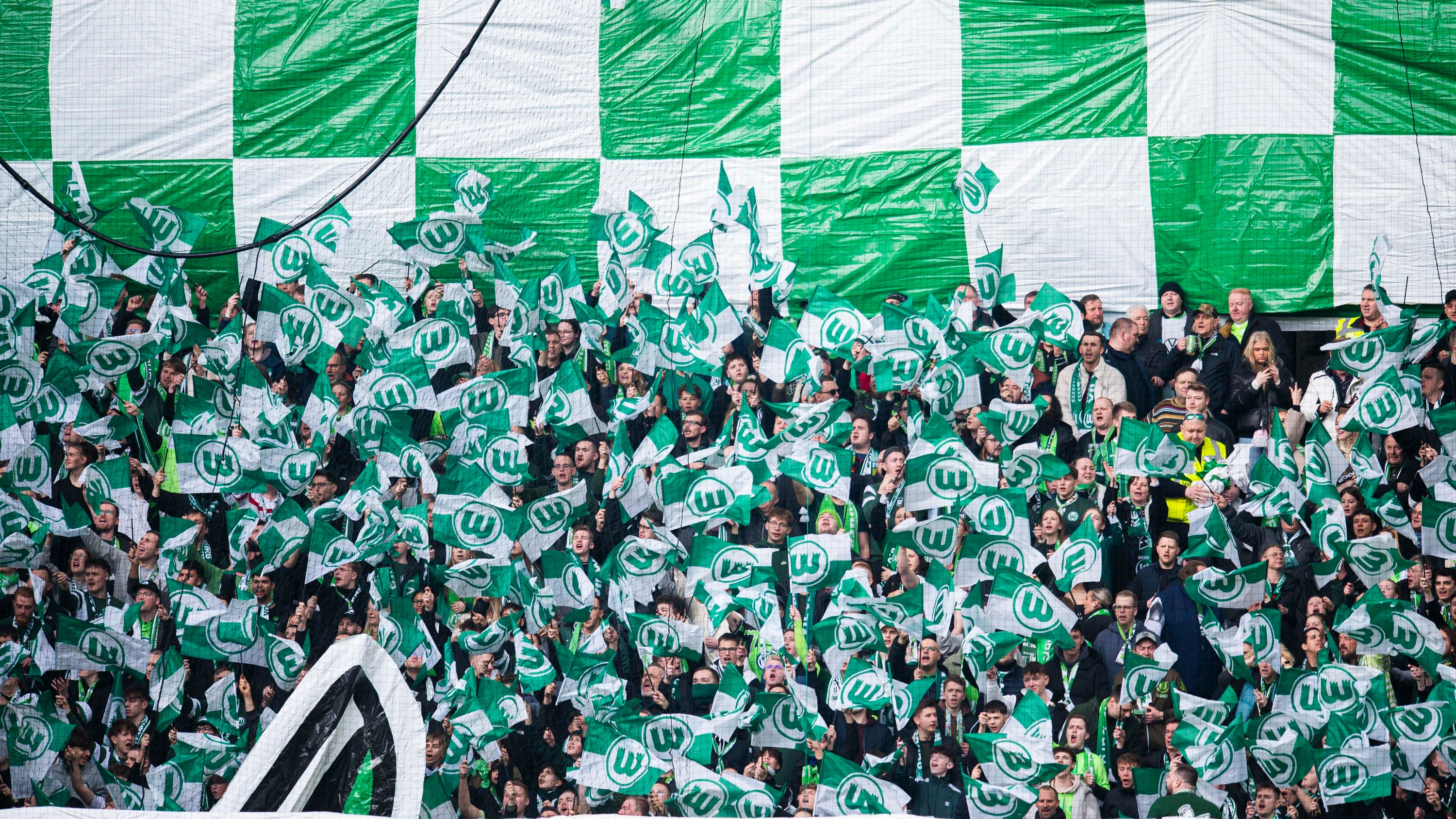 KI im Fußball: Der VfL Wolfsburg will mit ChatGPT Hunderttausende Euro sparen