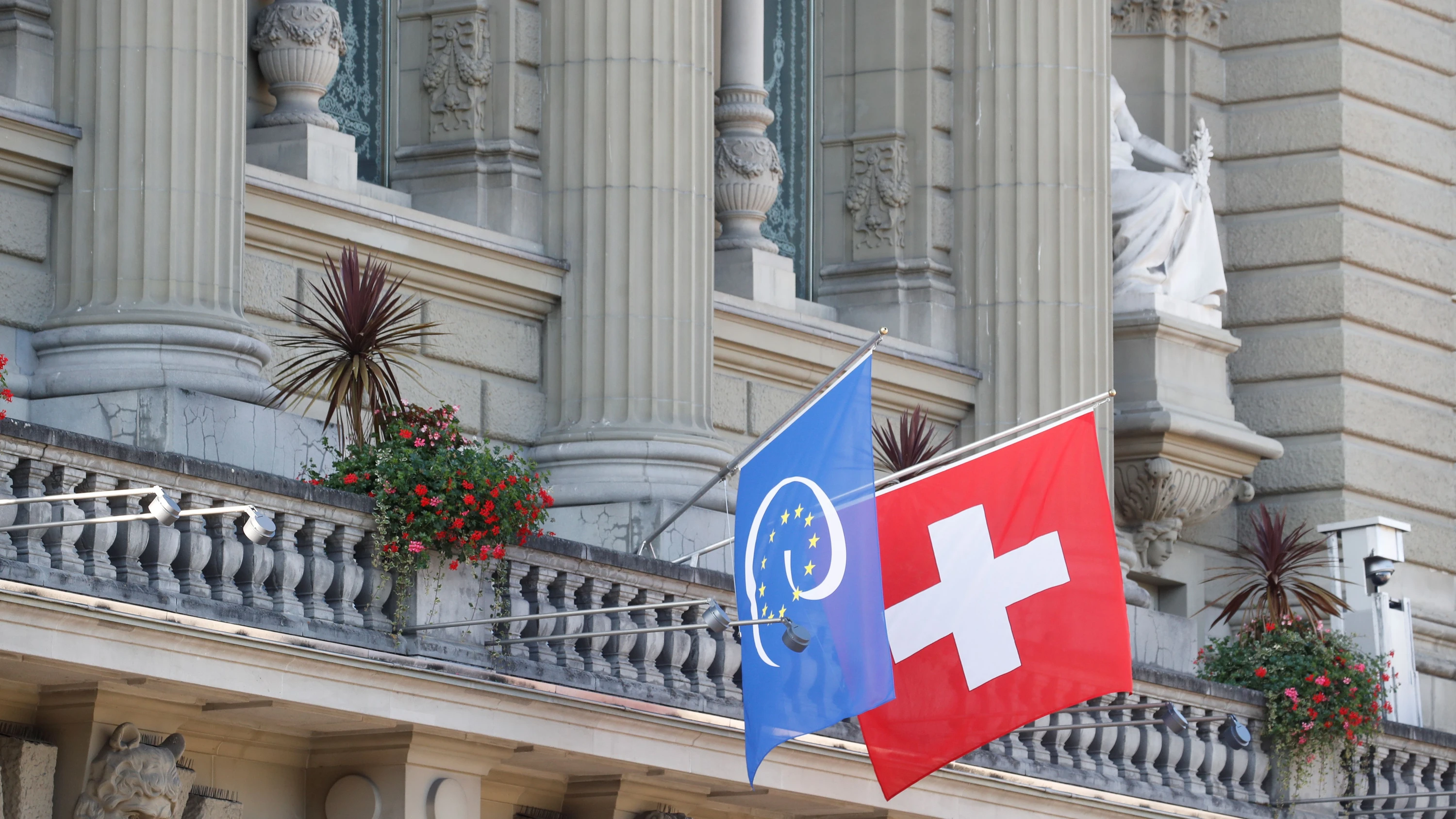 VolksAbstimmung: „Nein“ zur Migrationsgrenze lässt die Schweizer Wirtschaft aufatmen