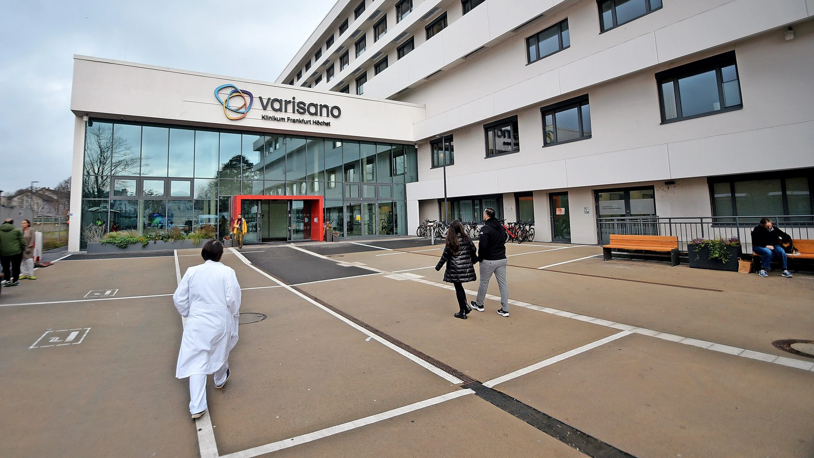 Agaplesion klagt gegen Frankfurt: Wer darf die Schulden kommunaler Kliniken bezahlen?