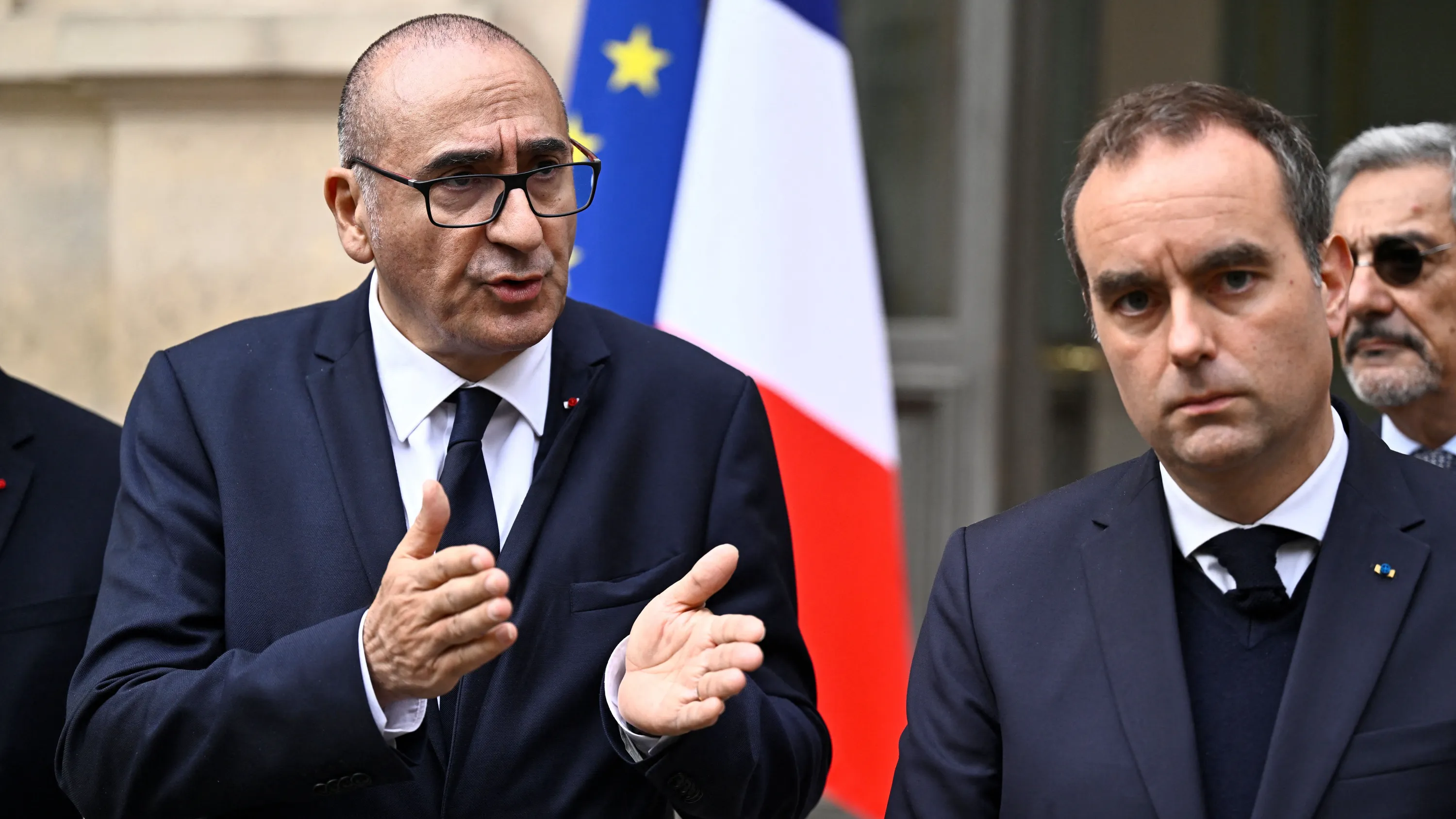 Gewalt in Frankreich: Ein Innenminister auf Abruf
