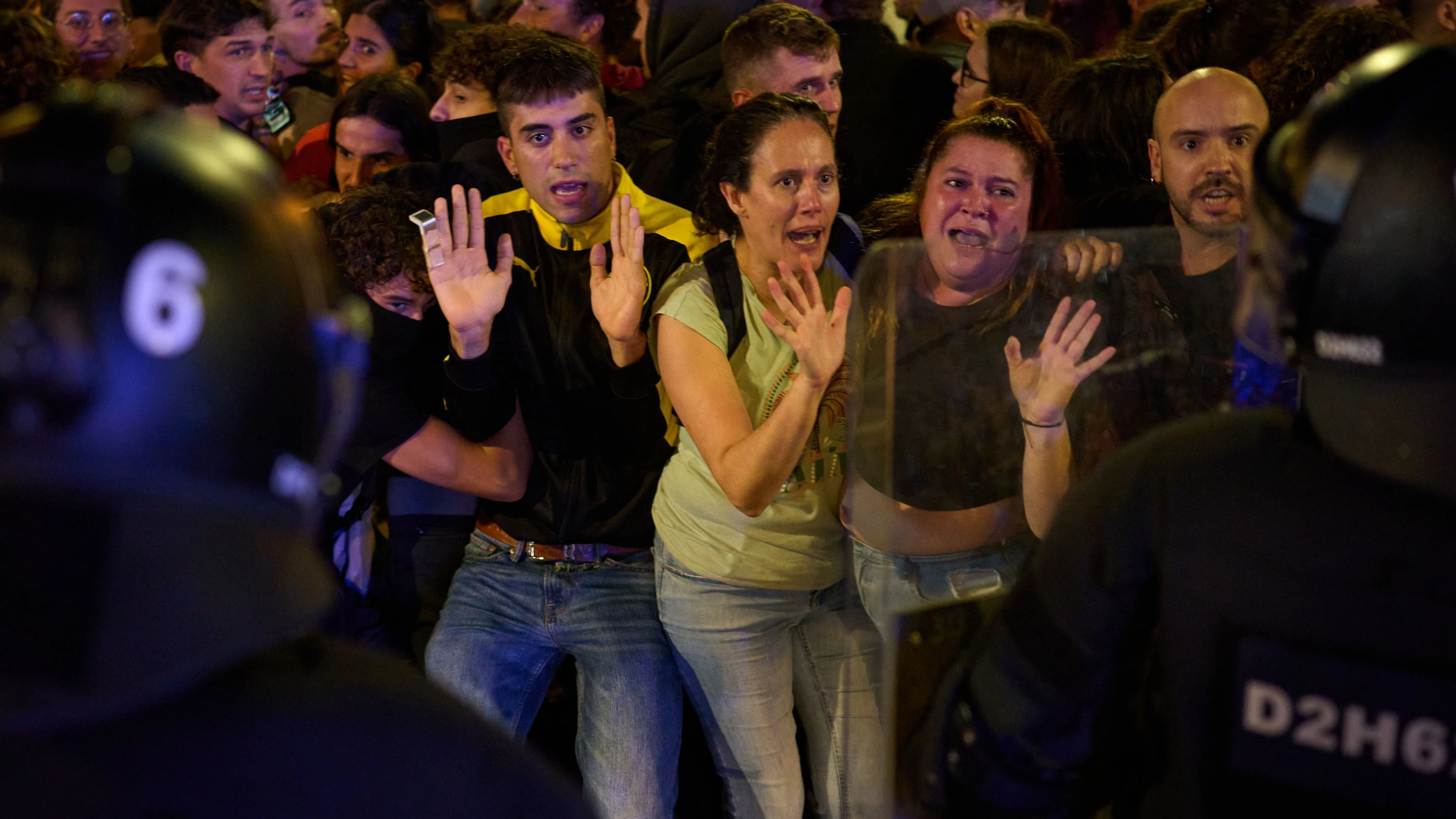 BARCELONA, SPANIEN: Ausschreitungen bei Protesten gegen Wohnungsnot