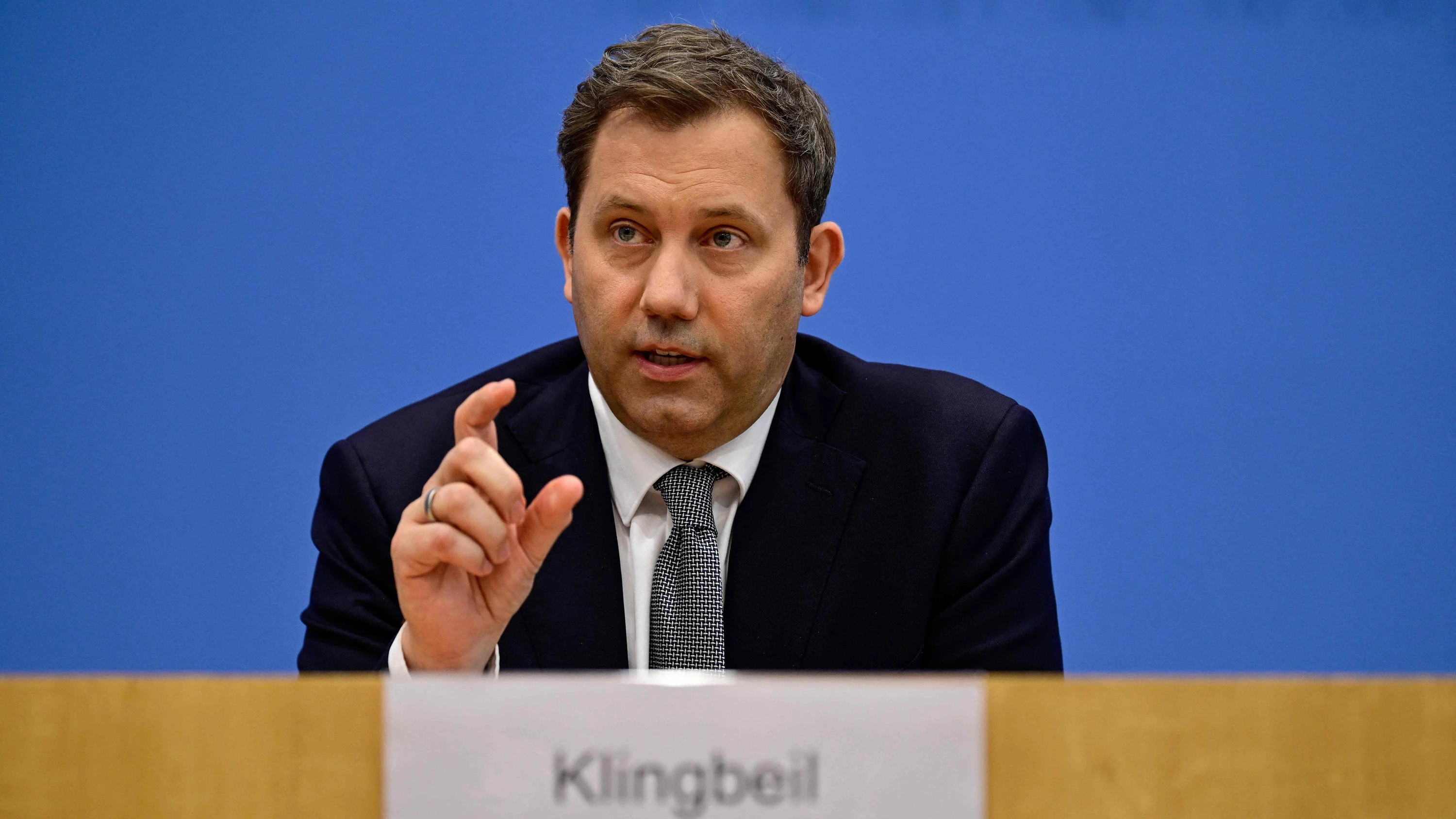 finanzminister-lars-klingbeil.webp