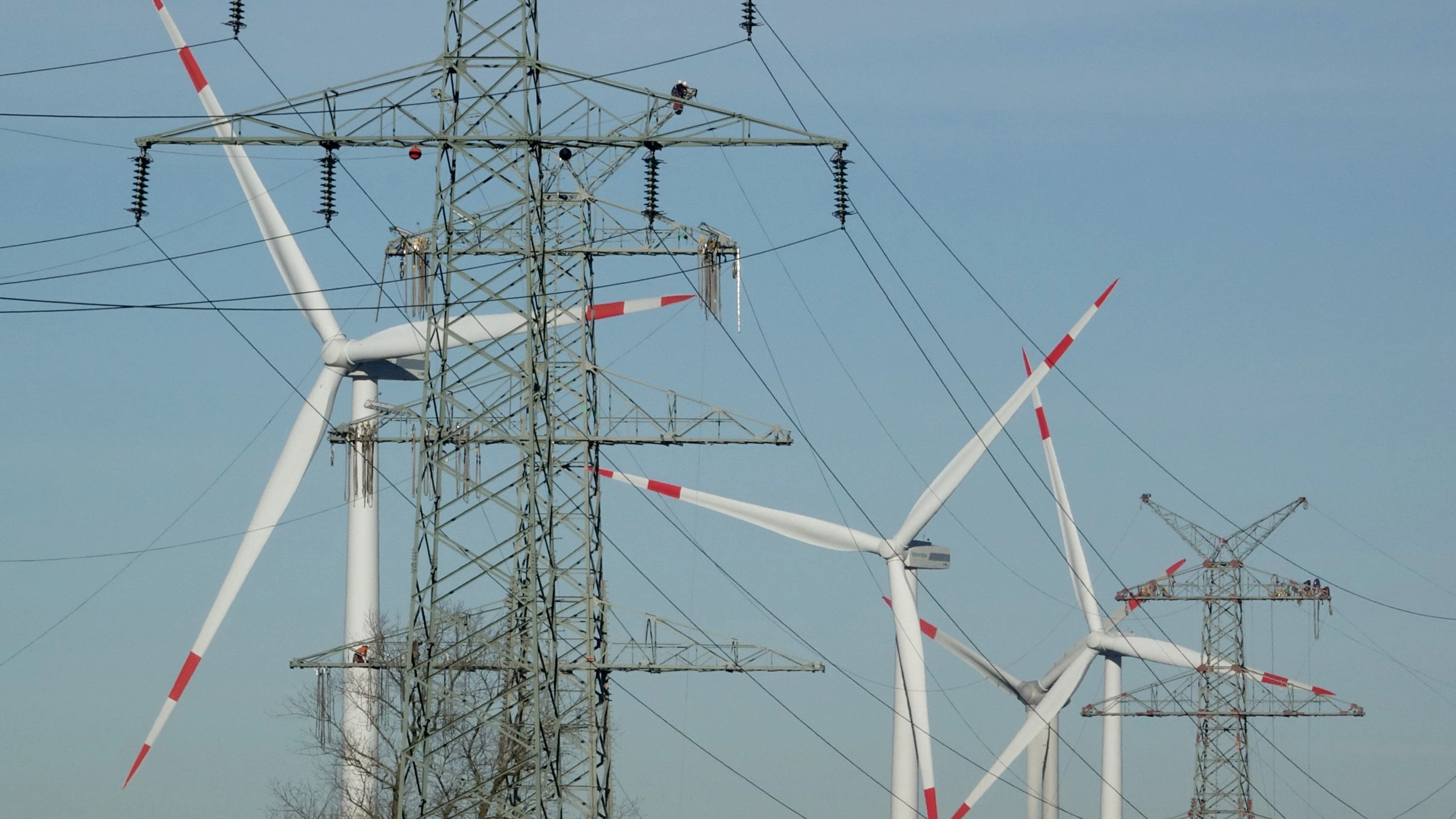 Energiewende: Neue Regeln für die Netzbetreiber Energiewende: Neue Regeln für die Netzbetreiber