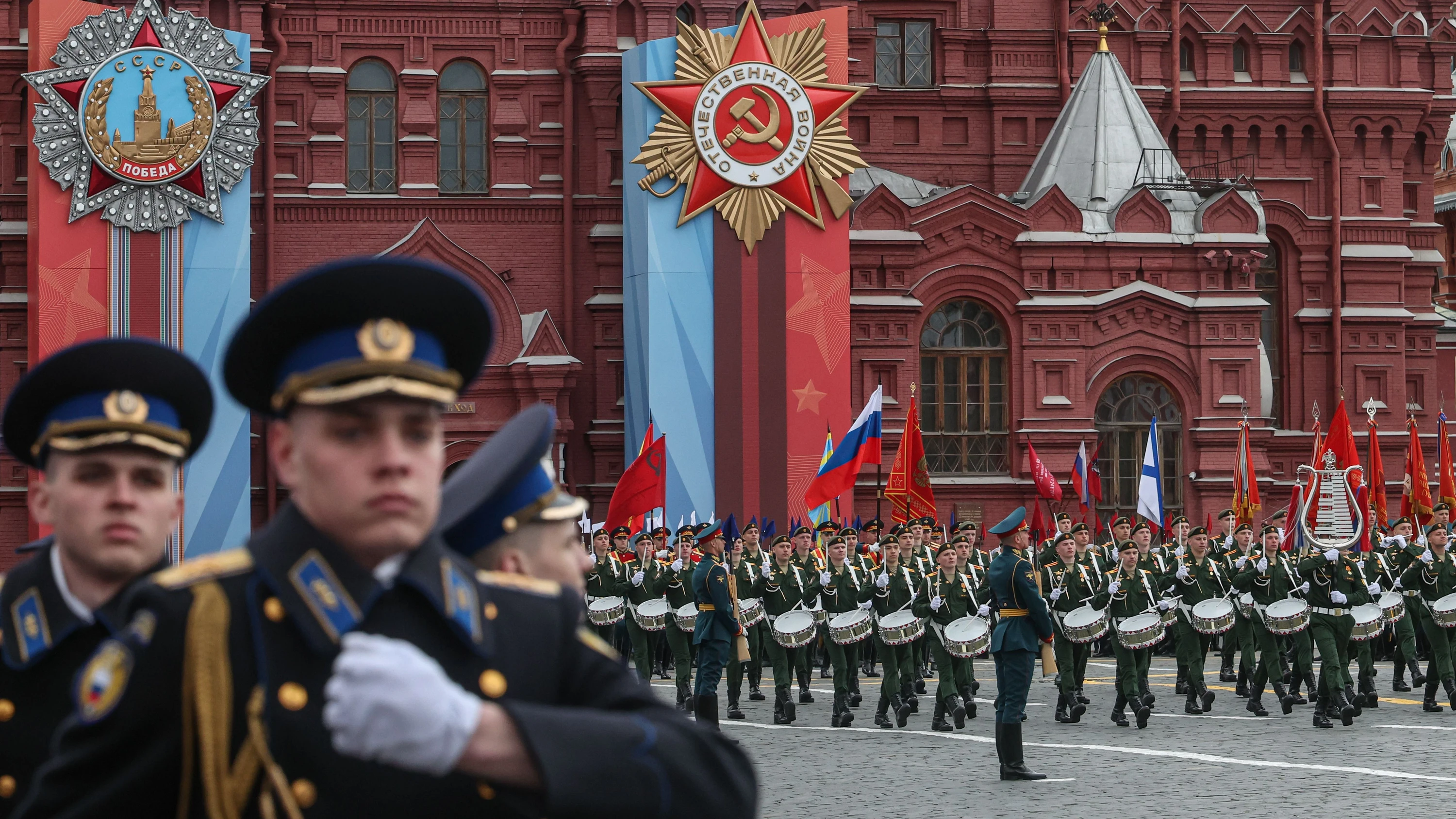 Waffenruhe zur Parade: Putins Anspruch, Russlands Wirklichkeit Waffenruhe zur Parade: Putins Anspruch, Russlands Wirklichkeit