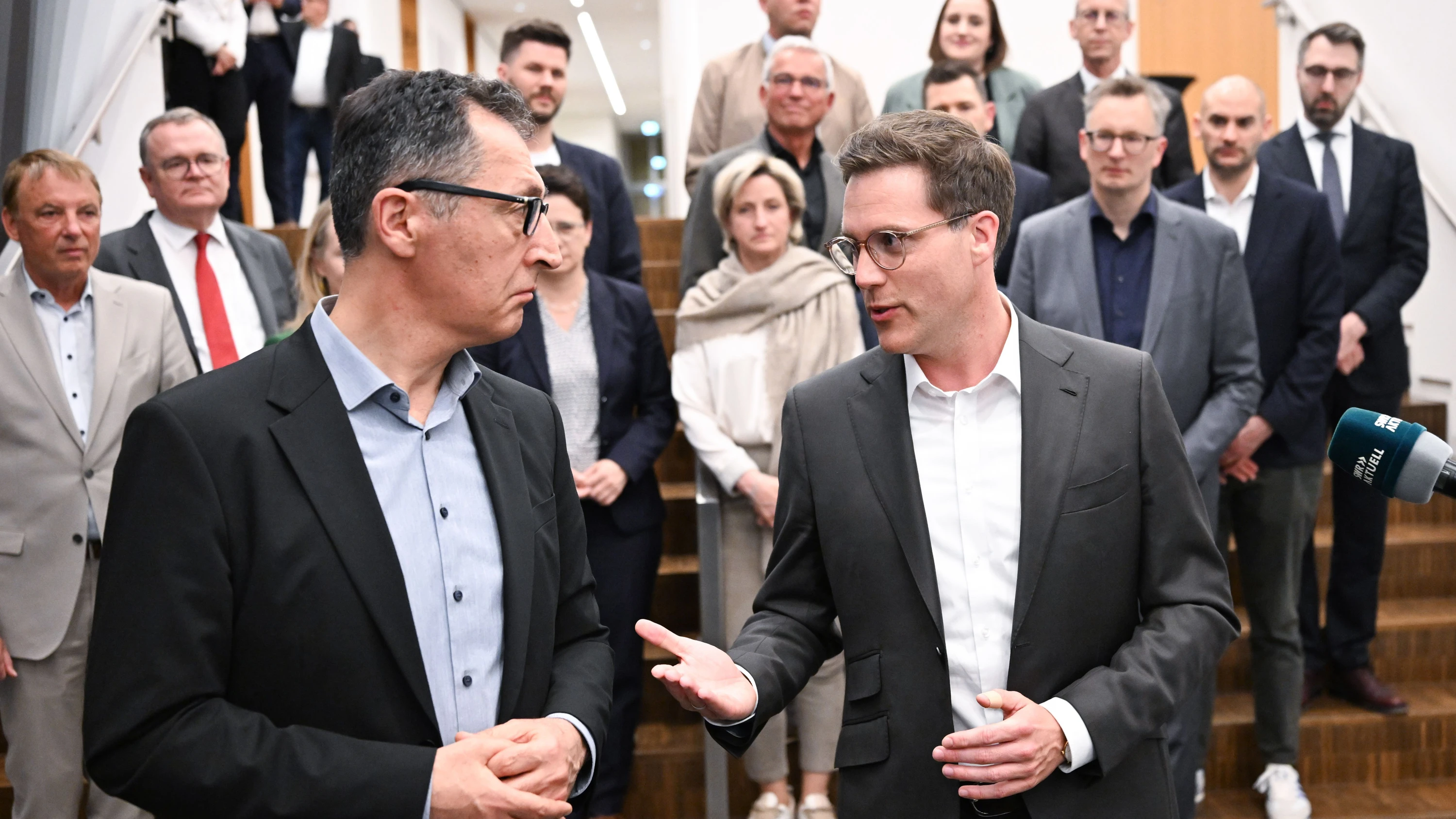 Bild: Baden-Württemberg: Grüne und CDU einigen sich auf Koalitionsvertrag