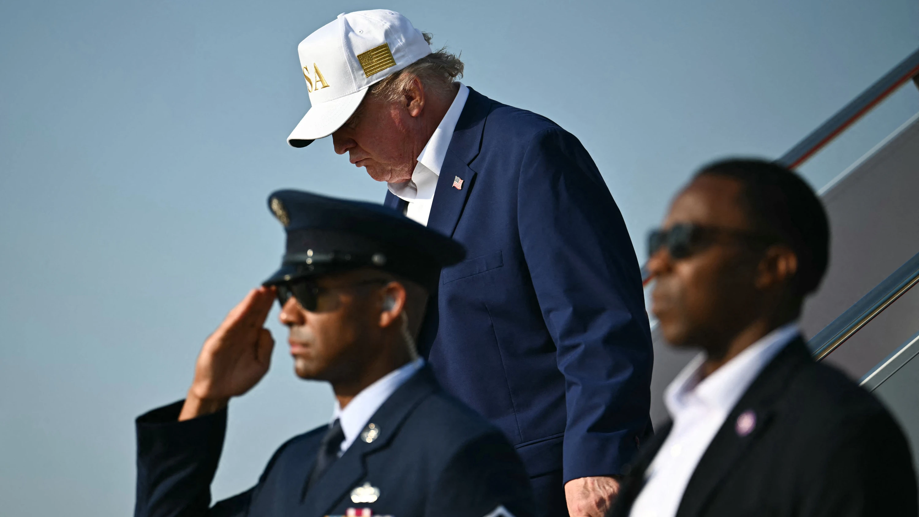 Bild: USA unter Trump: US-Militär fängt zwei Flugzeuge nahe Trumps Golfplatz ab