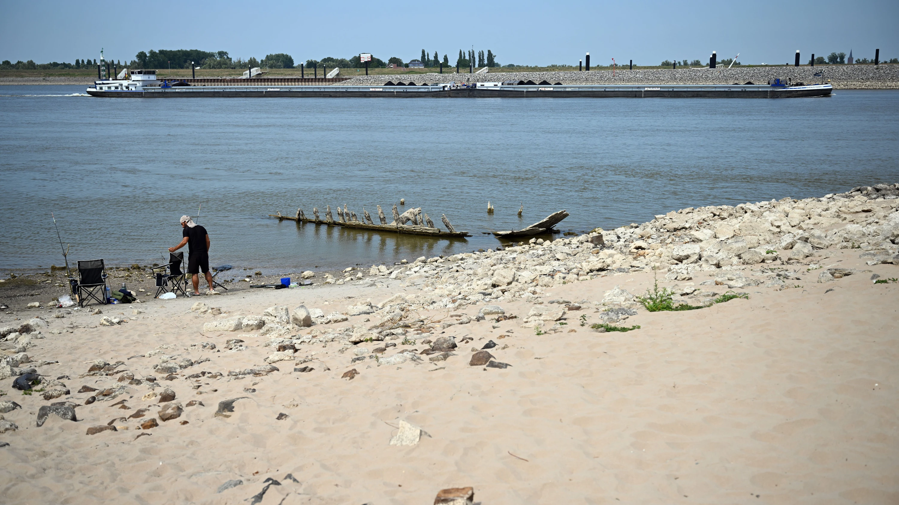 Dürre: Niedrigwasser bringt die Industrie in Bedrängnis Dürre: Niedrigwasser bringt die Industrie in Bedrängnis