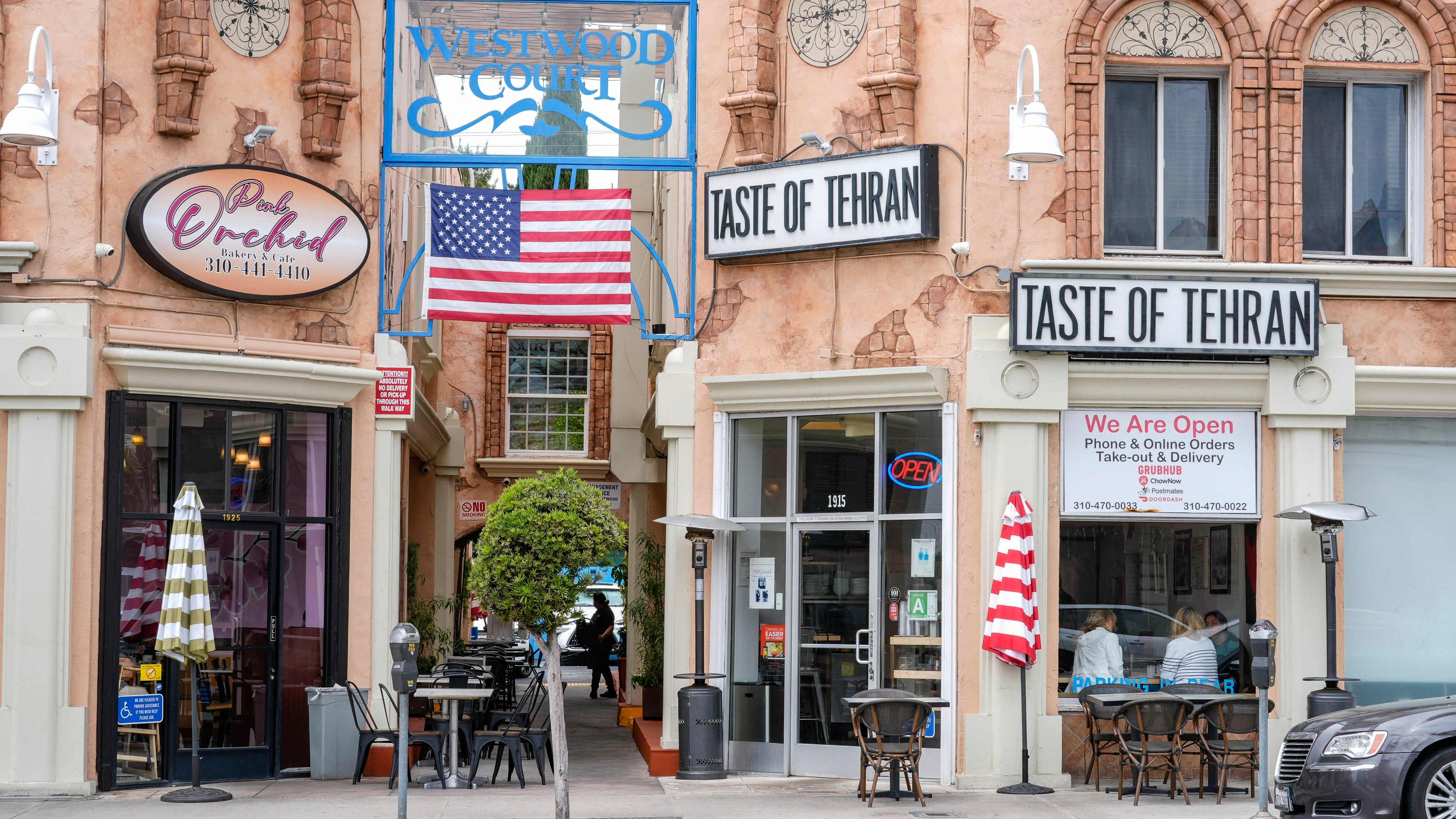 Iranische Exilgemeinde: Noch hoffen sie in „Tehrangeles“