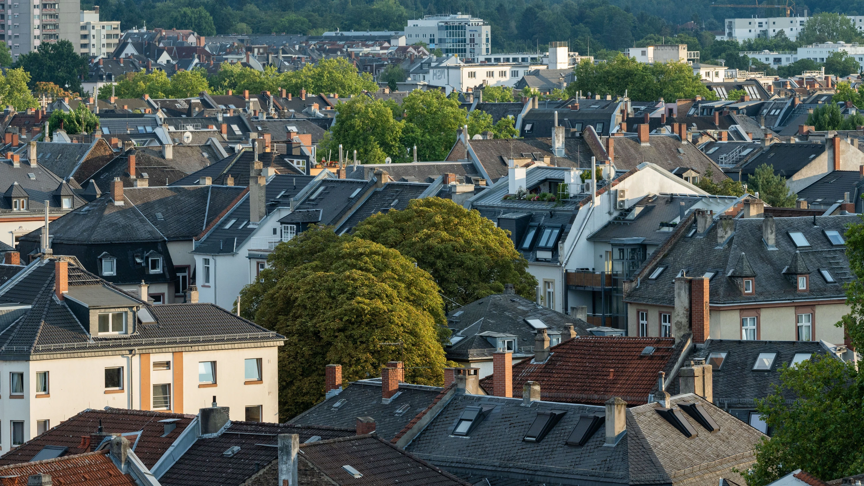 Frankfurter Milieuschutz: Warum der Ausbau von Dachgeschossen schwierig ist