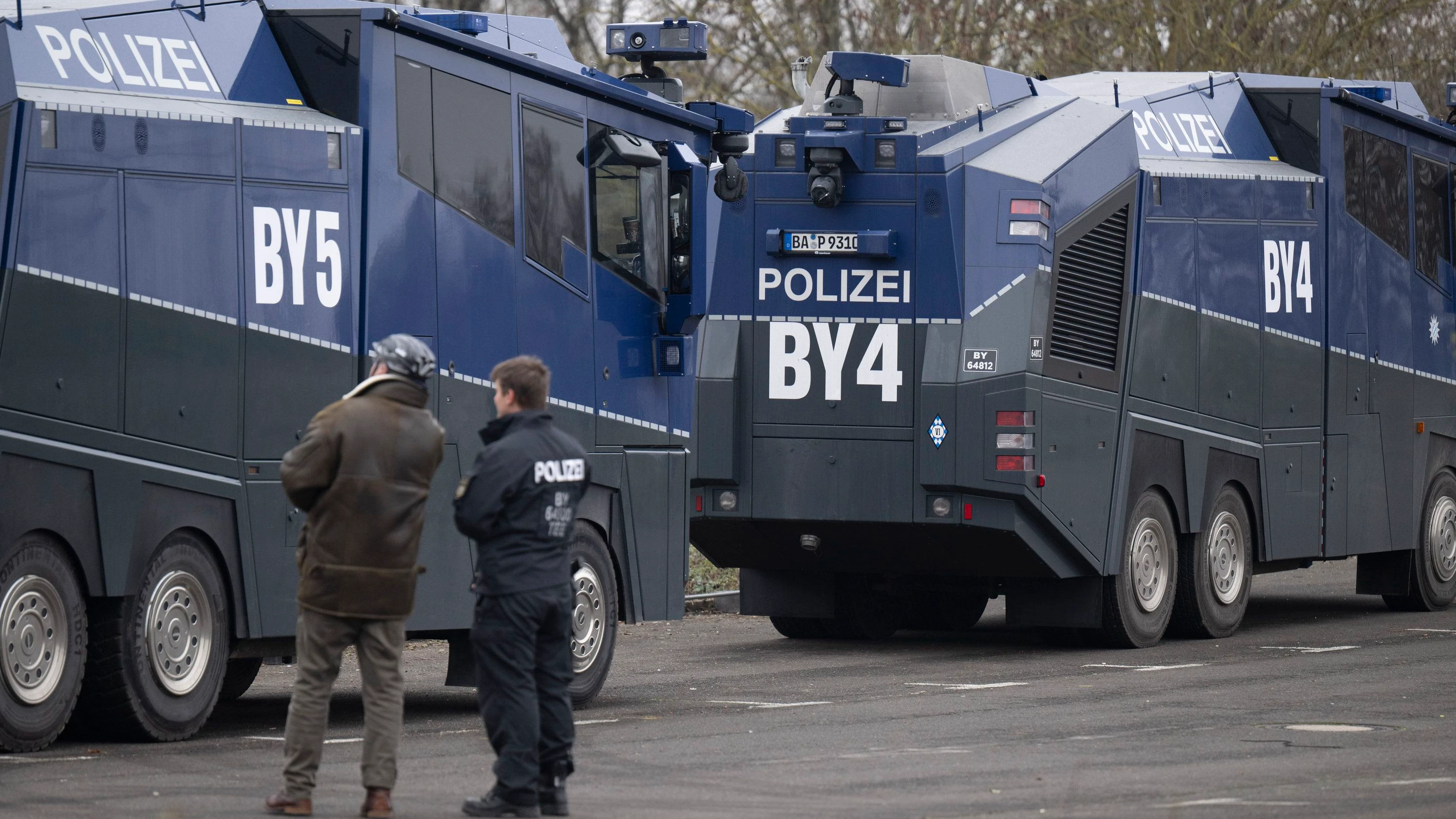 Liveticker Hessen & Frankfurt: AfD-Gegner treffen zu Demos in Gießen ein