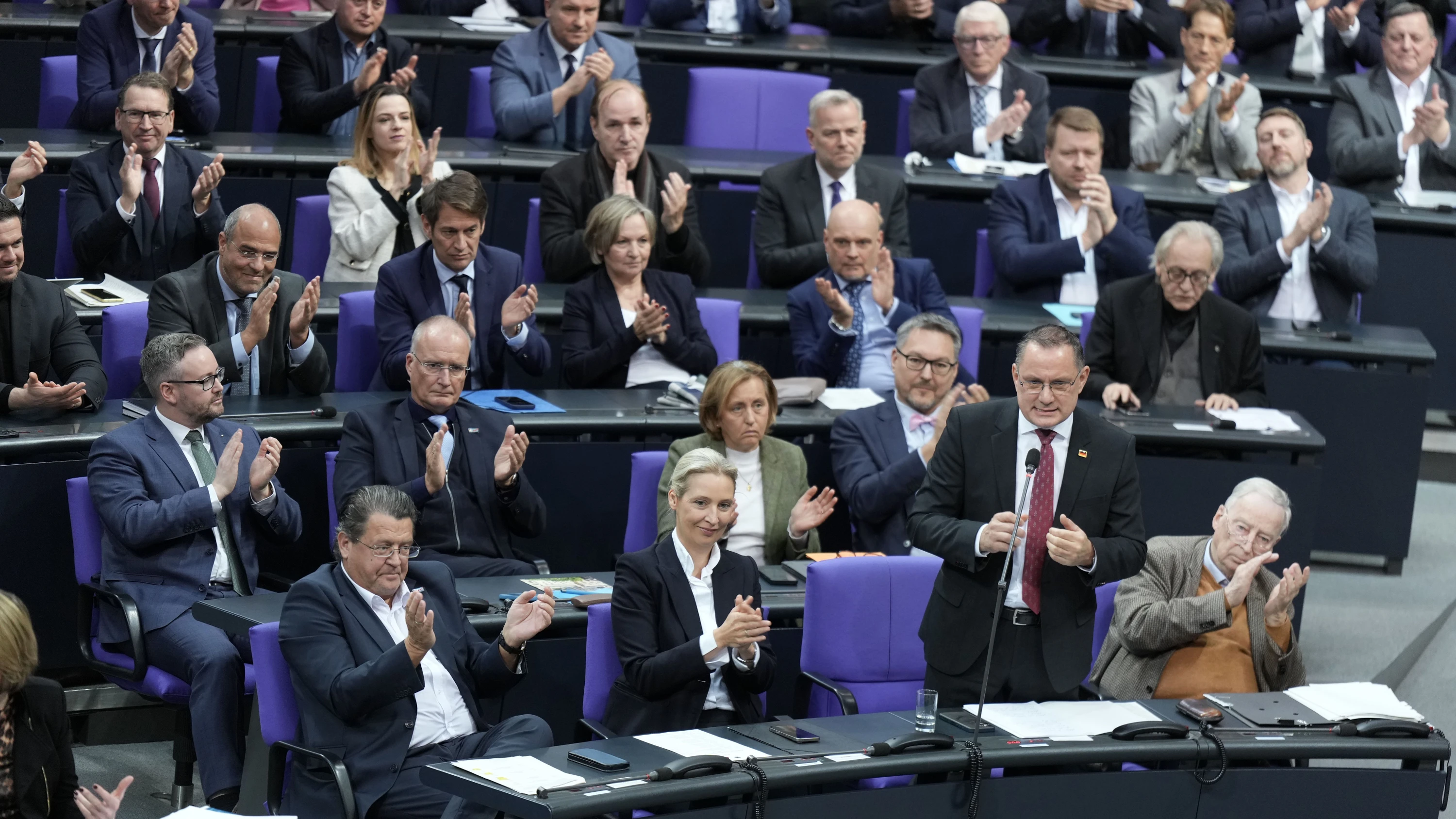Deutschland-Liveblog: AfD-Abgeordnete klatschen nach Rede einer Grünen-Abgeordneten