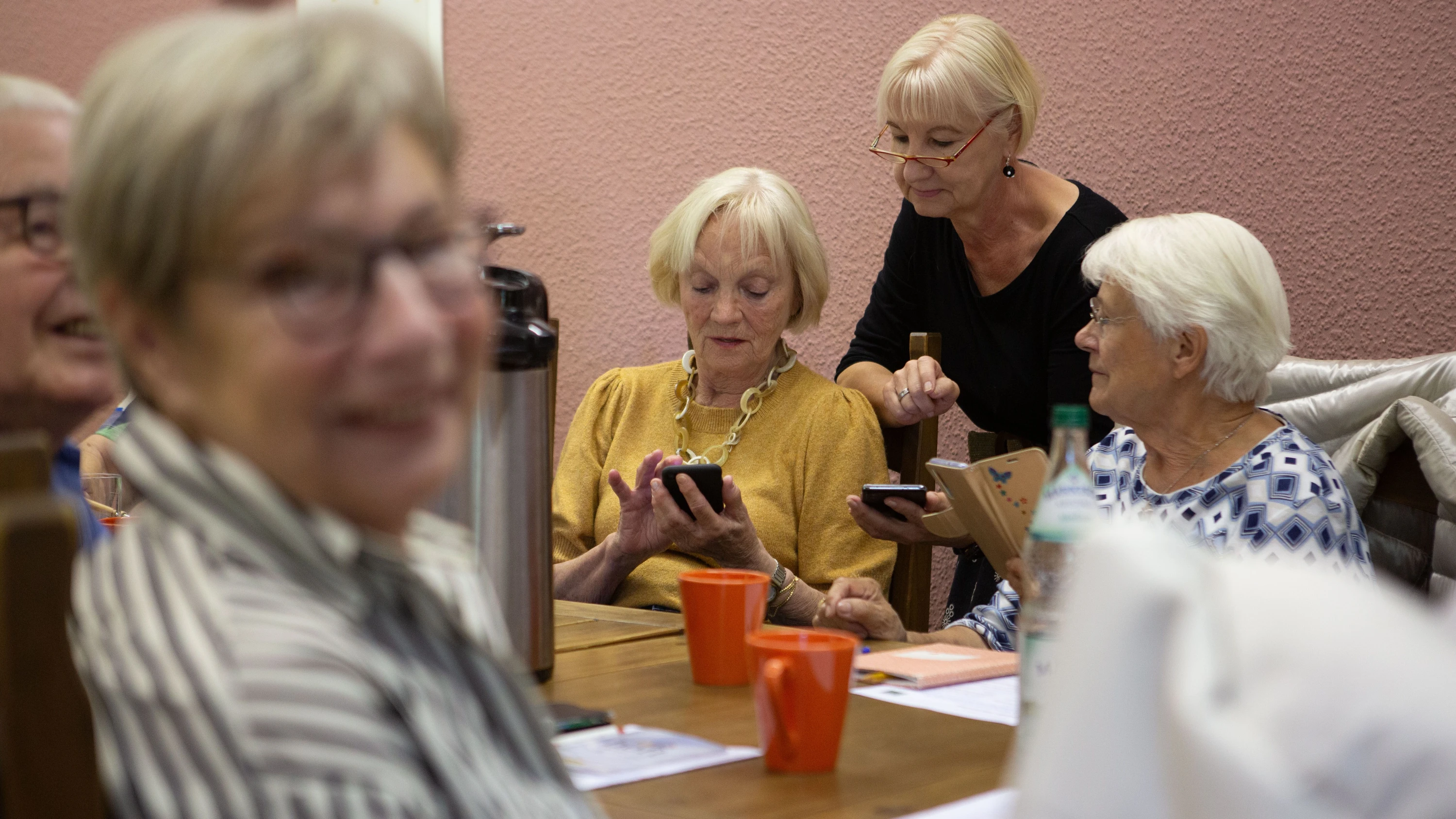 Digitalisierung für Ältere: „Sonst kannste gleich in den Sarg gehen“