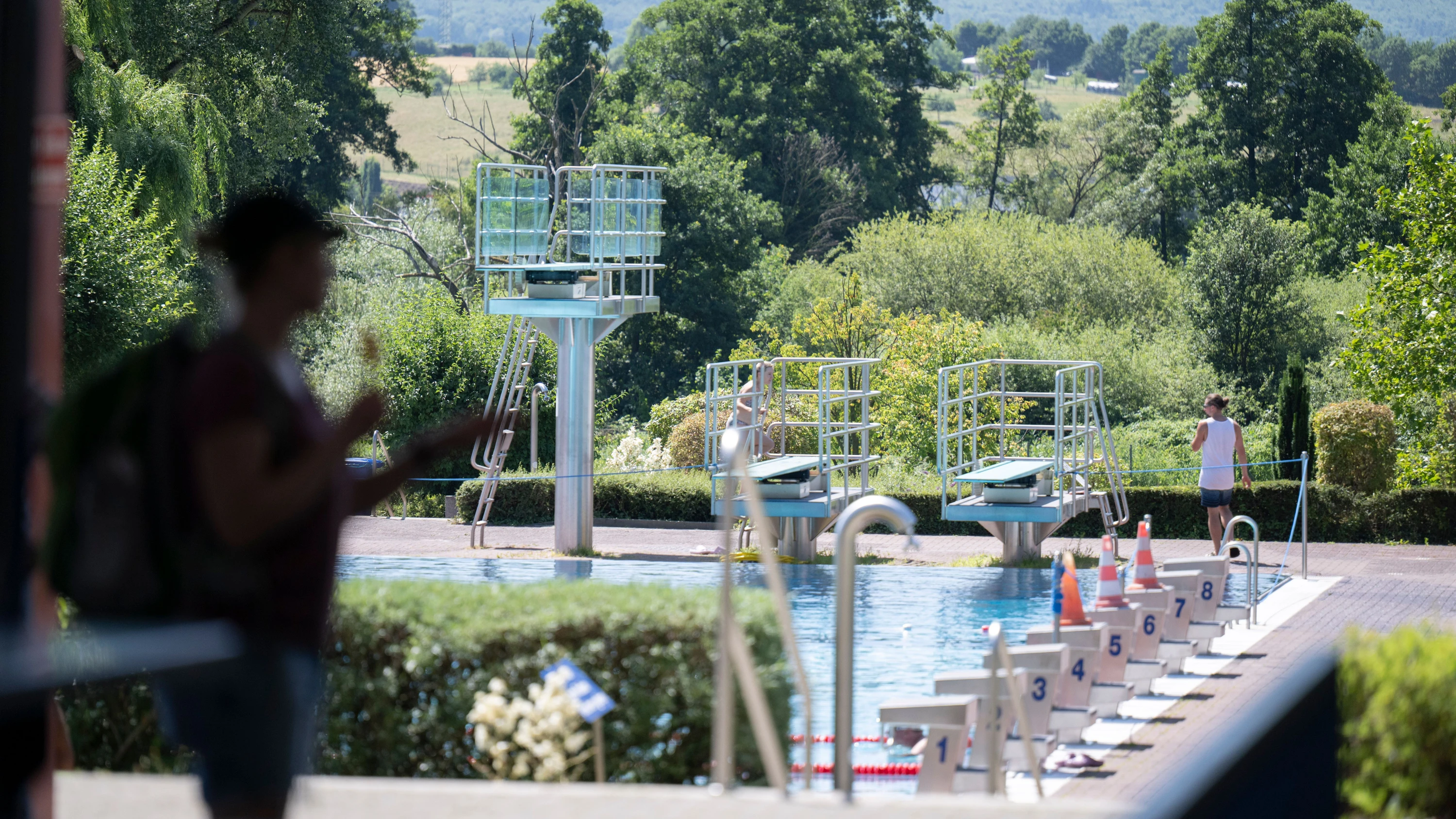 Bild: Richter erkrankt: Prozess nach Freibad-Übergriffen in Gelnhausen verschoben