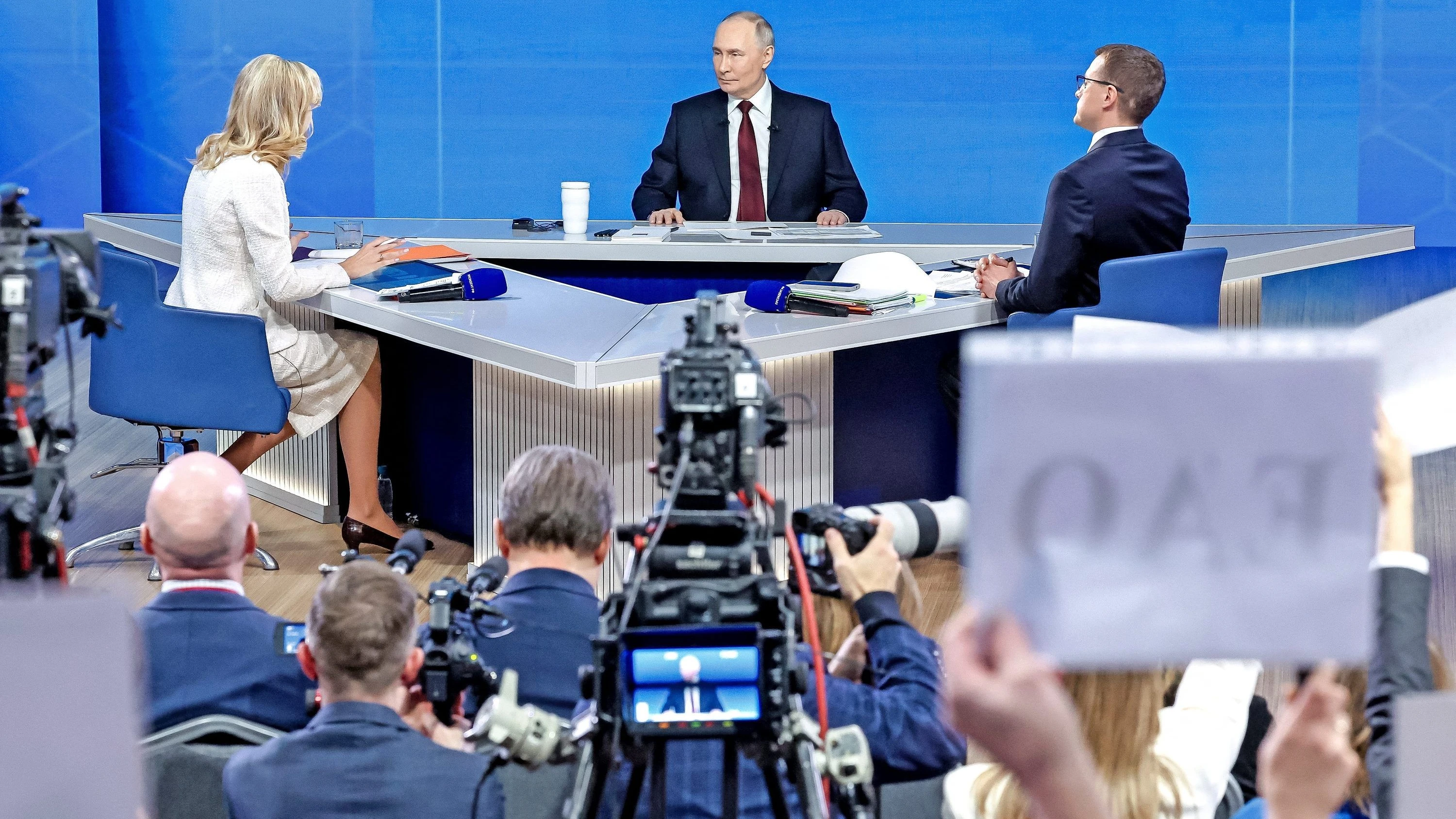 Putin tritt auf: Viereinhalb Stunden Werbung für den Krieg