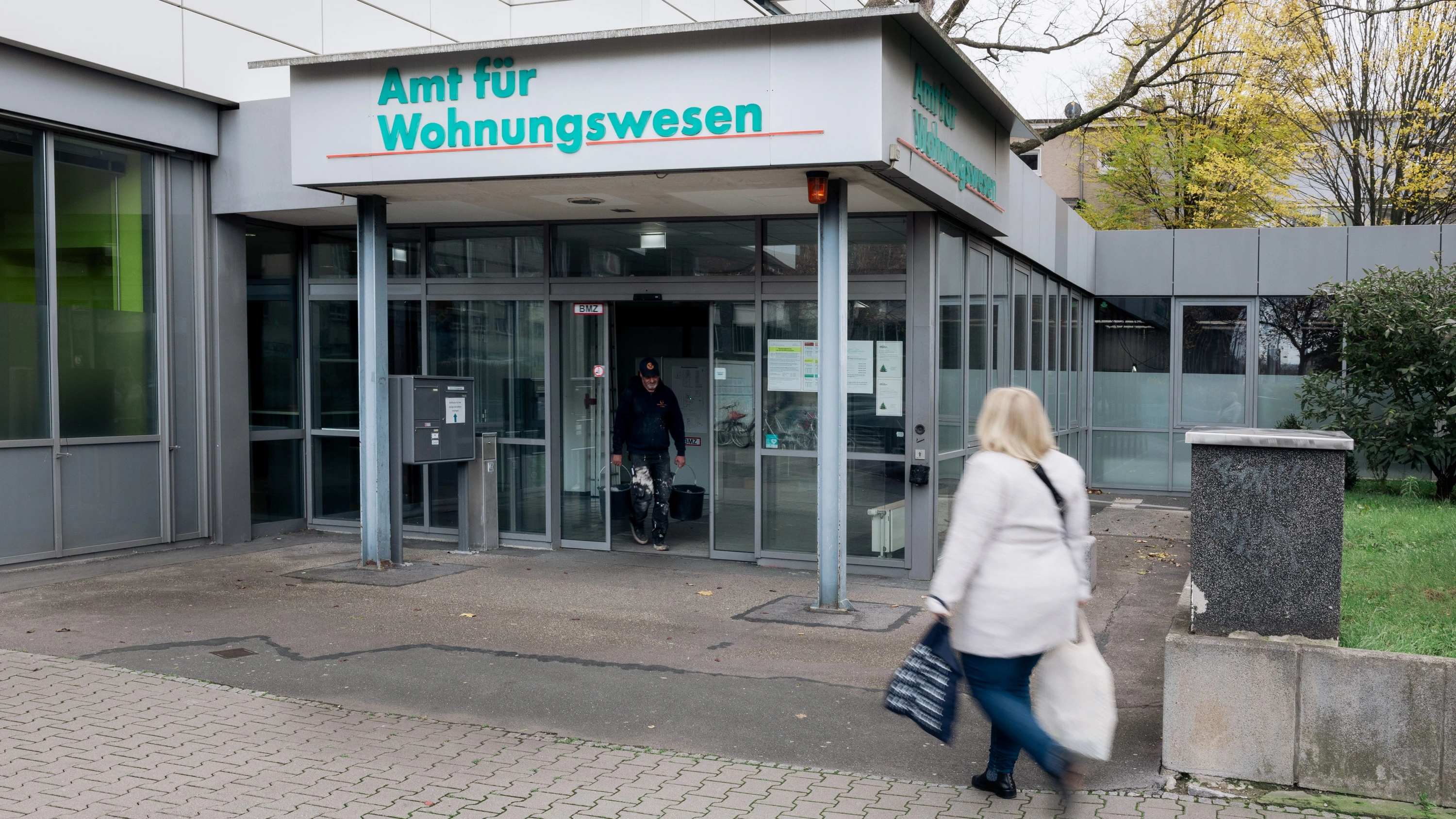 Vorwurf des Rechtsbruchs: Scharfe Kritik am Wohnungsamt