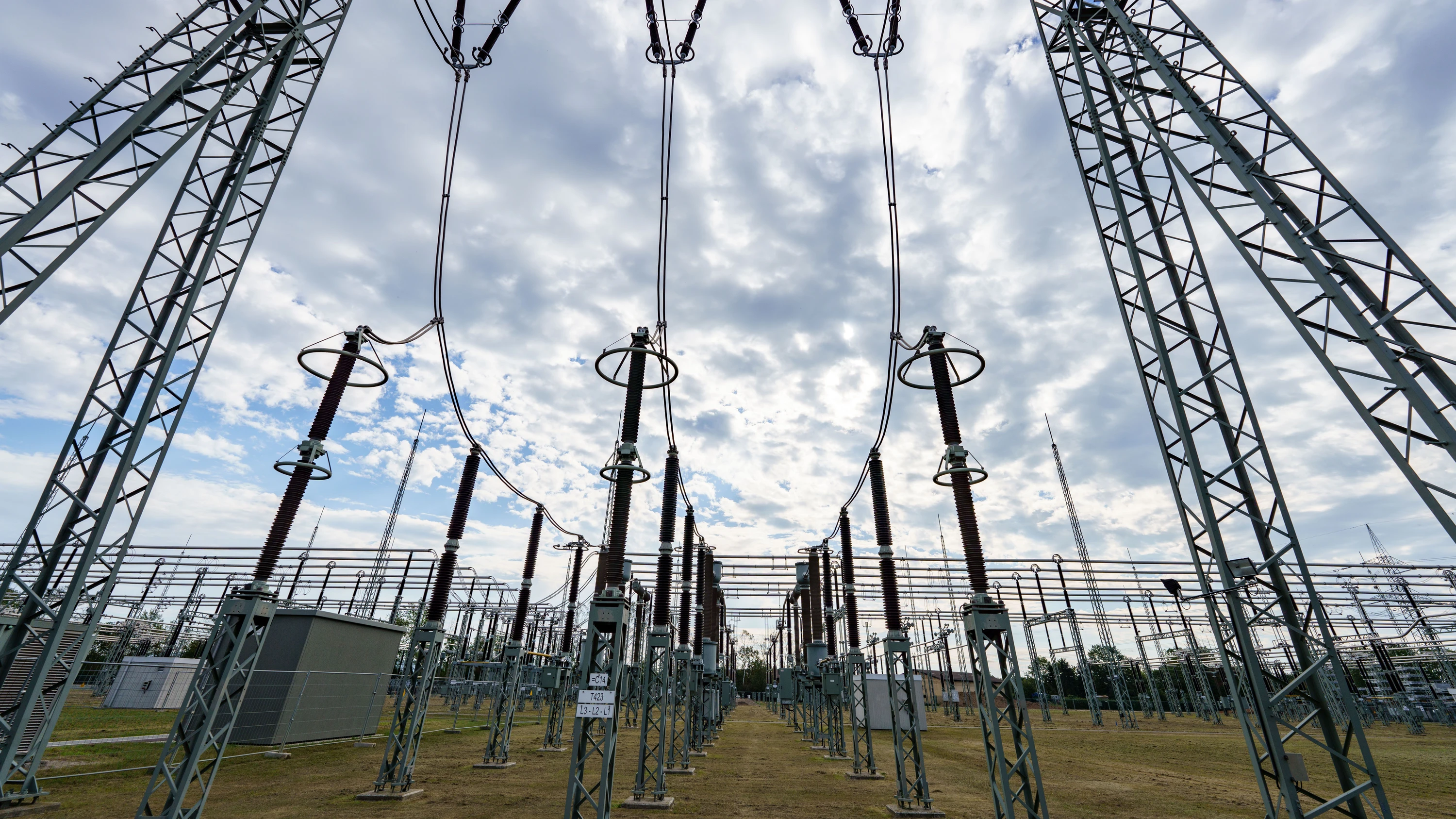 Steuerzahler übernehmen: Strompreise sinken, aber die Kosten bleiben