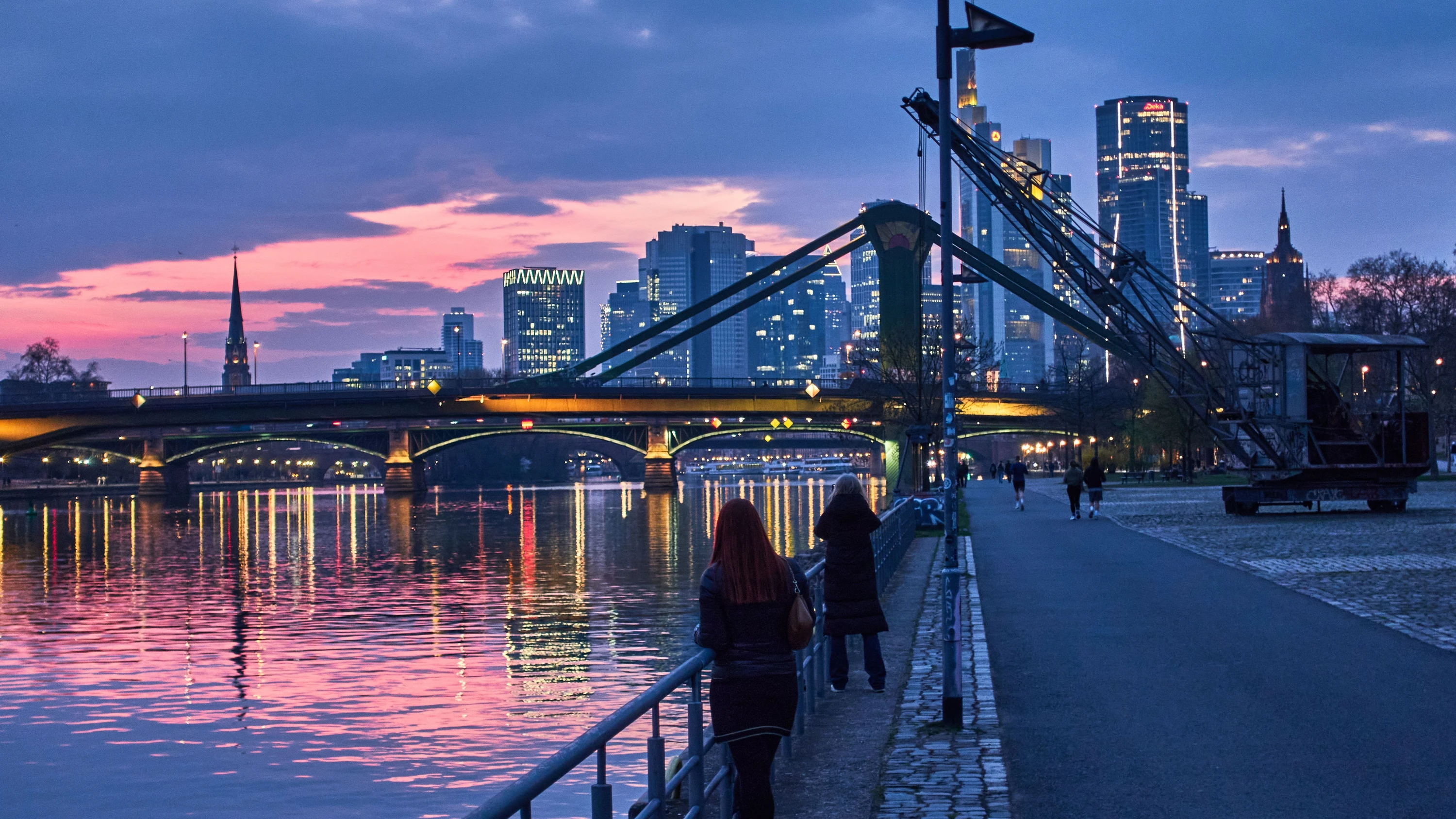 Neues vom Finanzplatz: Stühlerücken in den Vorstandsetagen Neues vom Finanzplatz: Stühlerücken in den Vorstandsetagen