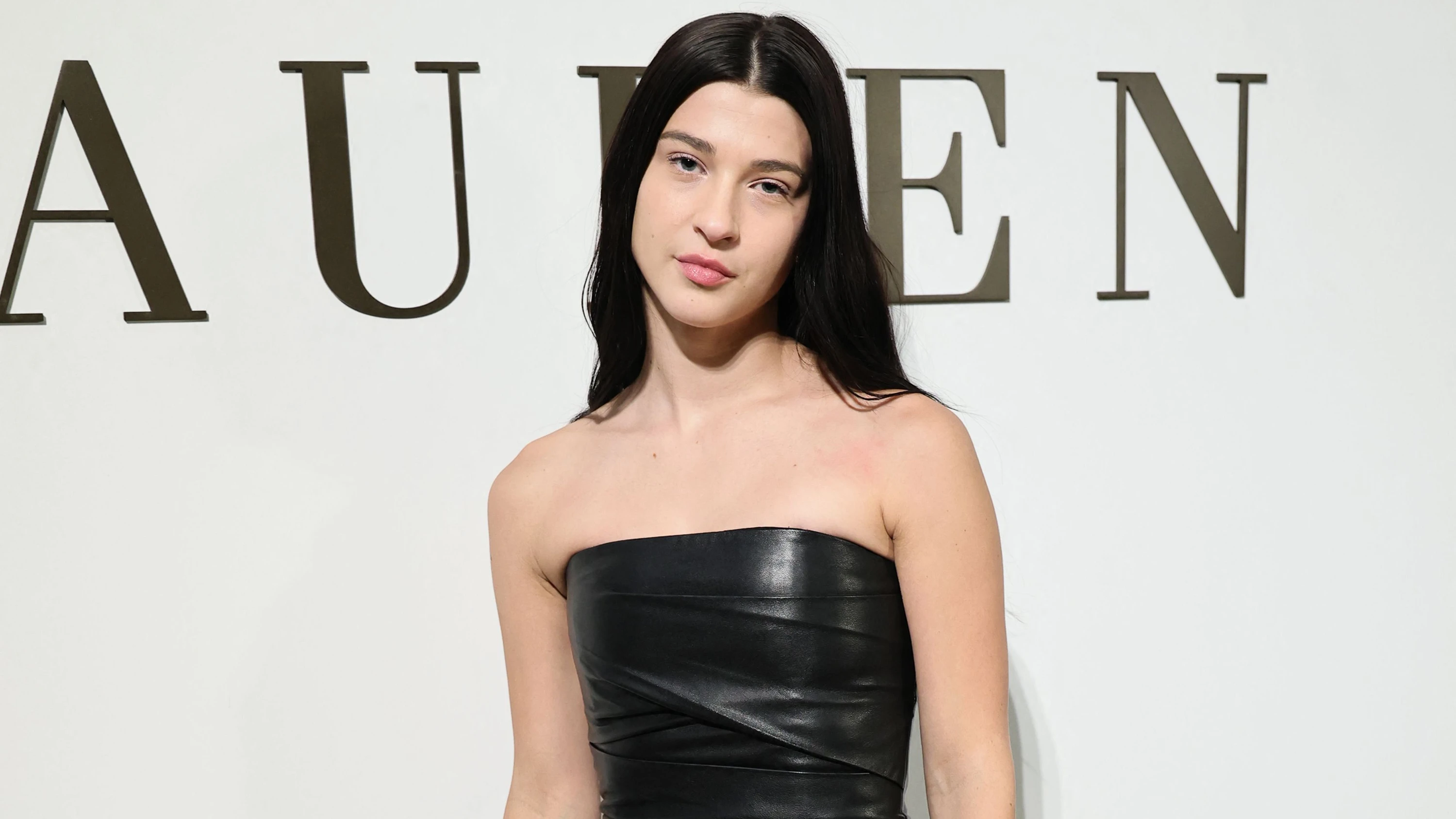 Mit Mode-App Phia: Hat Phoebe Gates illegal Provisionen kassiert?