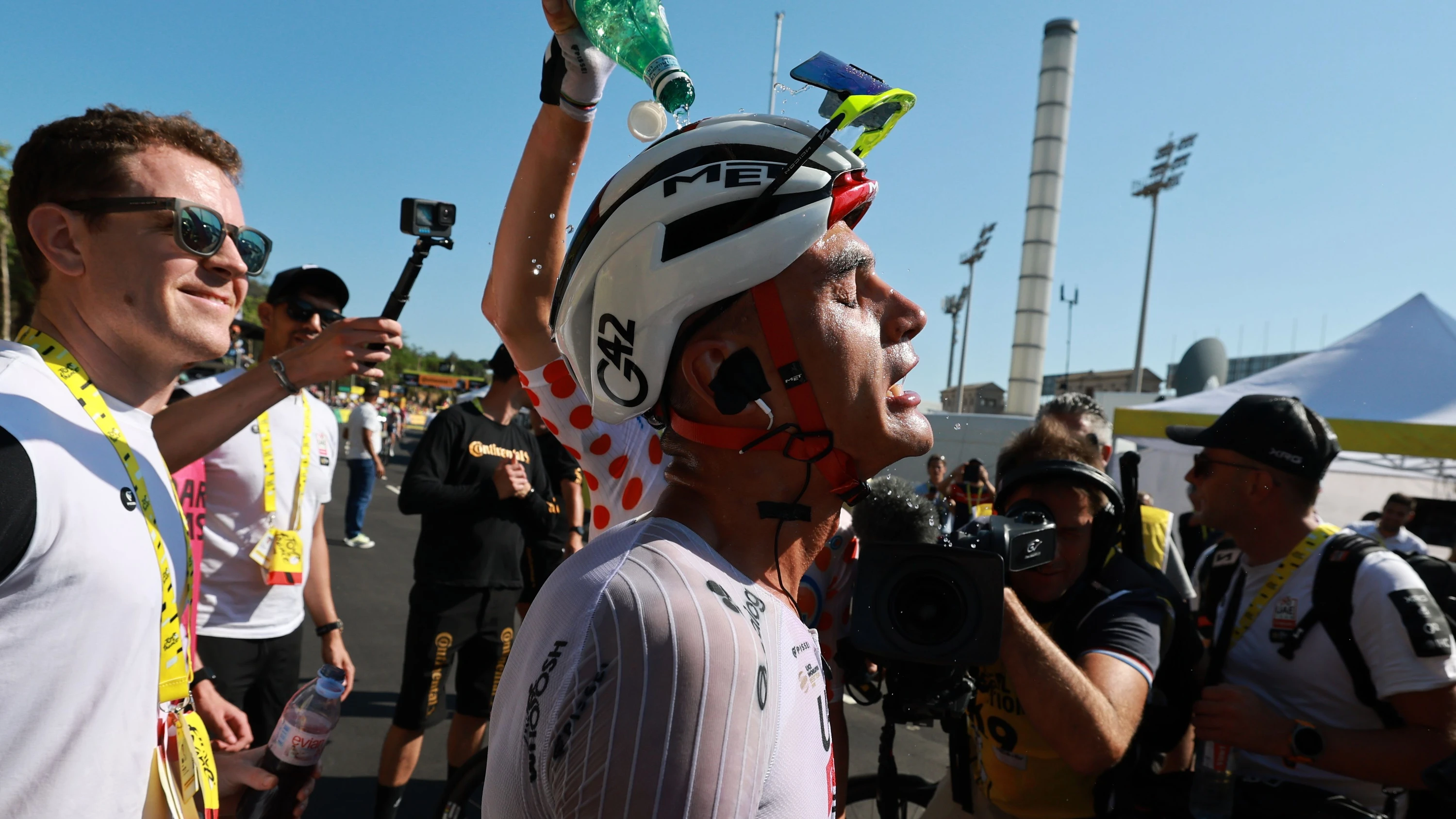 Waldbrände und Strapazen: Wie die Tour de France mit der Hitze kämpft Waldbrände und Strapazen: Wie die Tour de France mit der Hitze kämpft