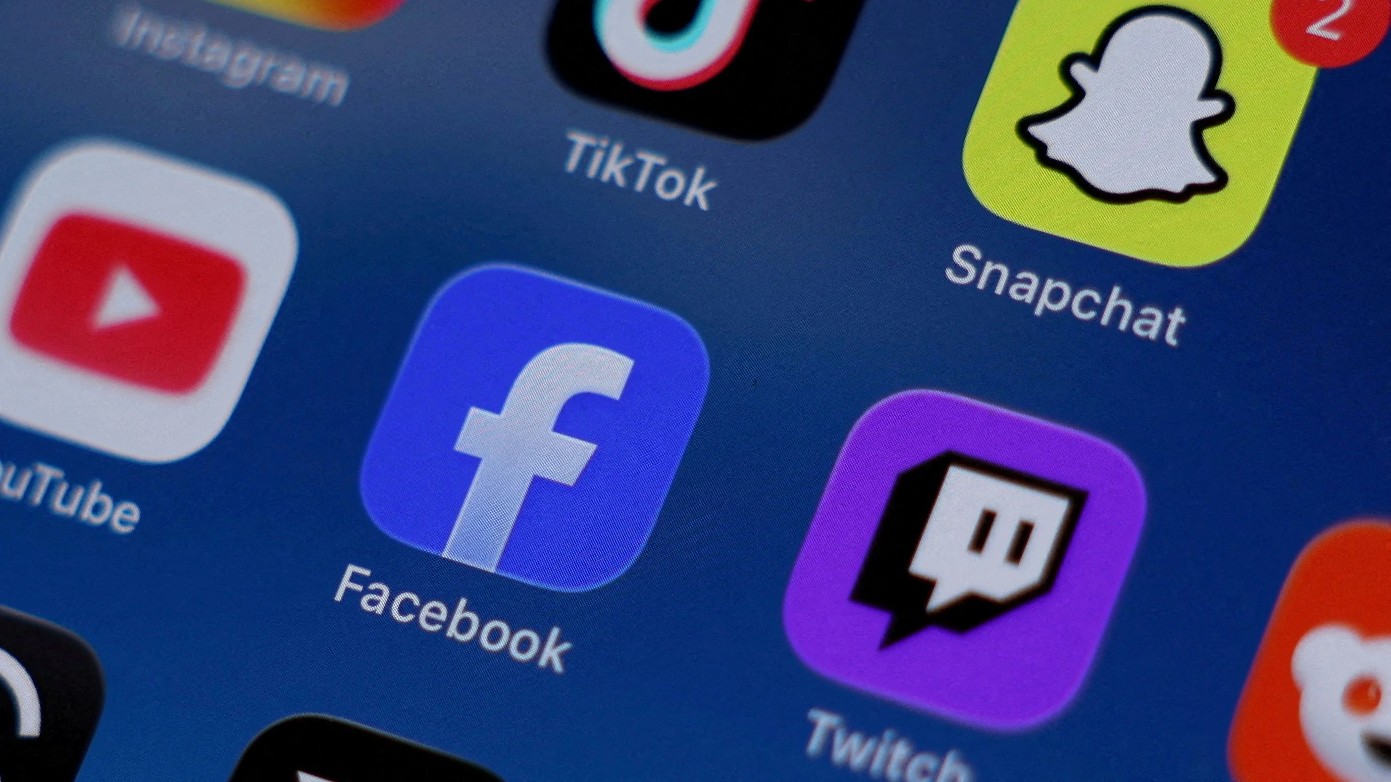 Facebook im Visier: EuGH soll Verbraucher-Rechte zu Datenlecks klären