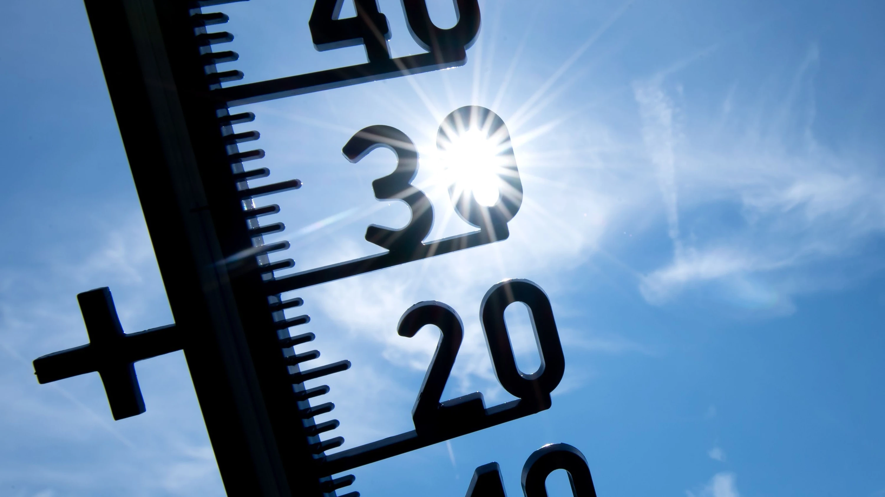 Kein Wetter zum Lernen: Temperaturen von bis zu 37 Grad müssen spanische Schüler im Klassenzimmer aushalten. - dpa