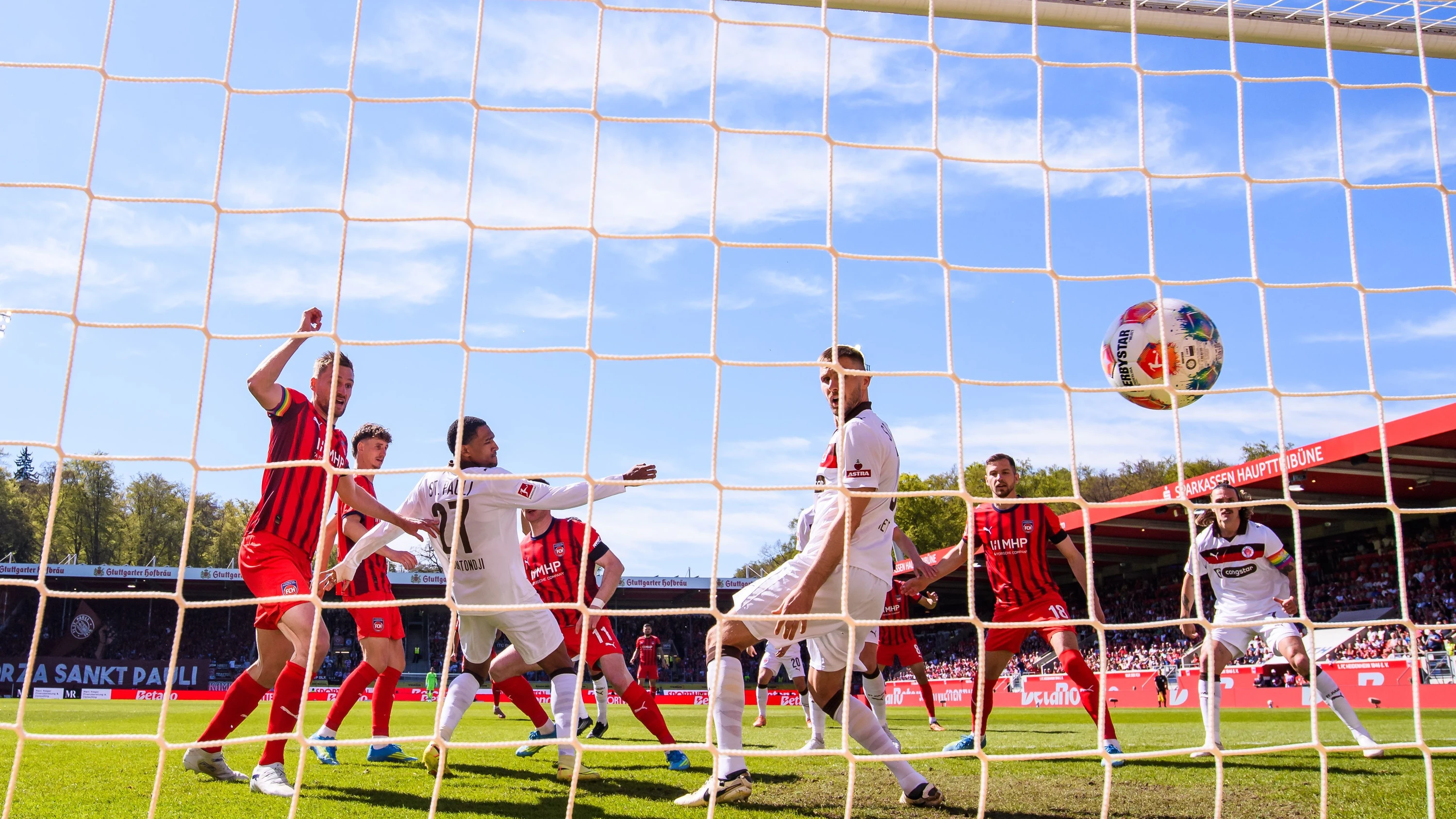 2:0 gegen St. Pauli: Heidenheim hegt weiter Hoffnung