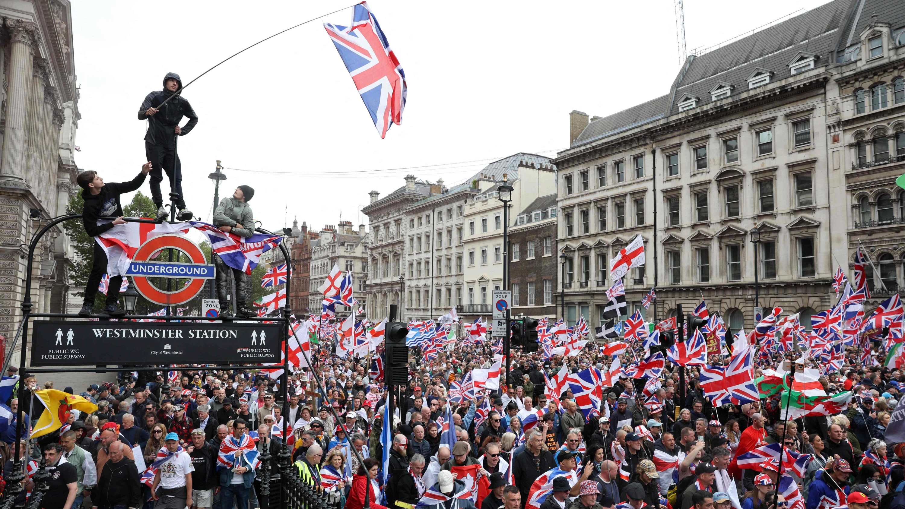 Rechtsextreme Kundgebung: Zehntausende demonstrieren in London Rechtsextreme Kundgebung: Zehntausende demonstrieren in London