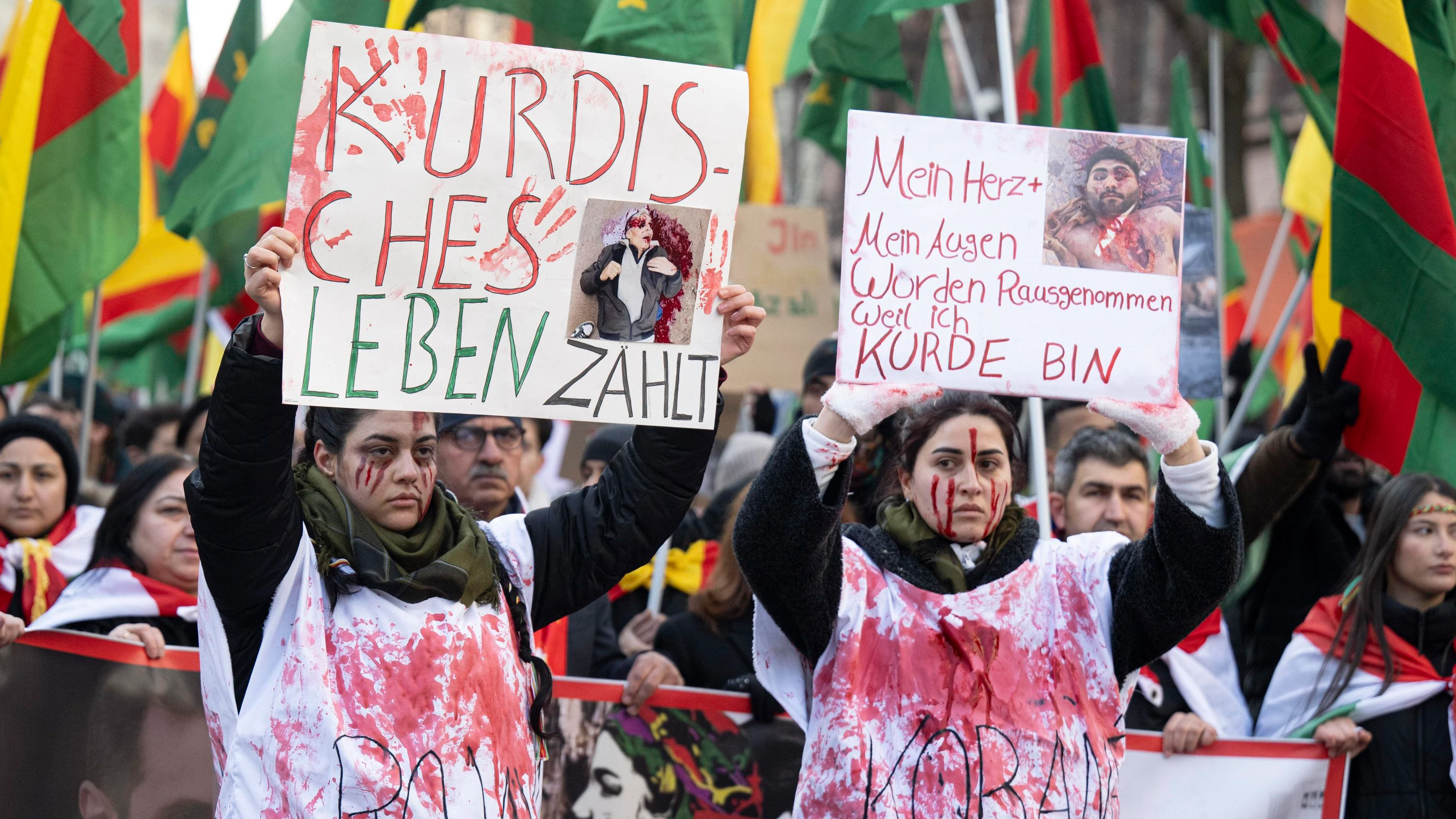 Frankfurt: Kurden und Iraner demonstrieren friedlich