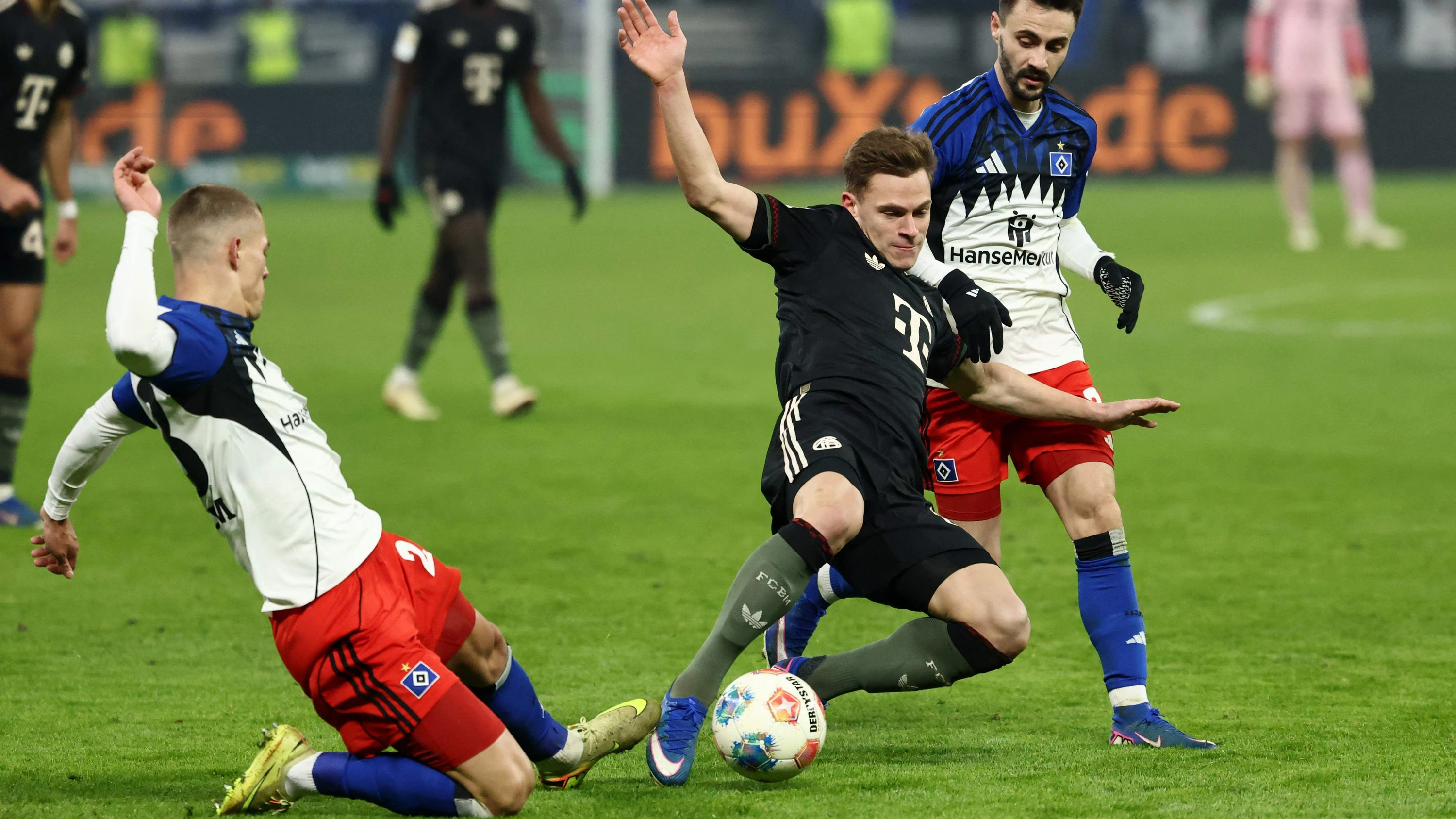 2:2 in Hamburg: Mutiger HSV ringt den Bayern einen Punkt ab