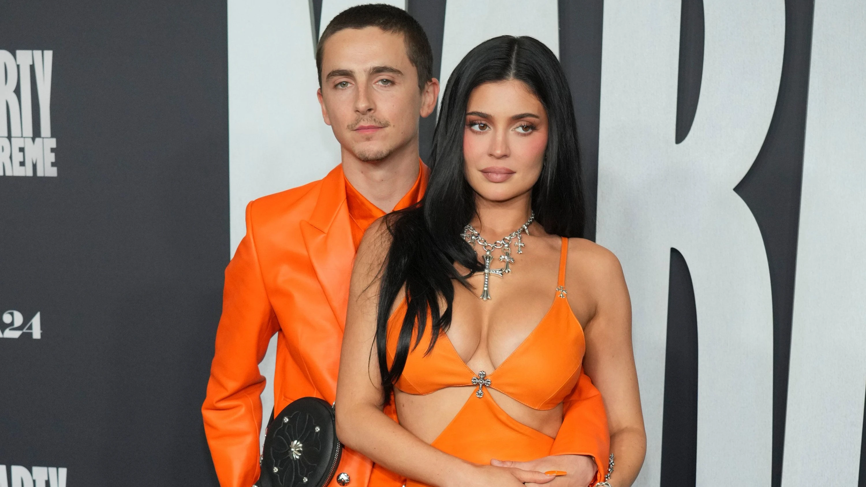 Neues von den Promis: Kylie Jenner und Timothée Chalamet leuchten im Partner-Look Neues von den Promis: Kylie Jenner und Timothée Chalamet leuchten im Partner-Look