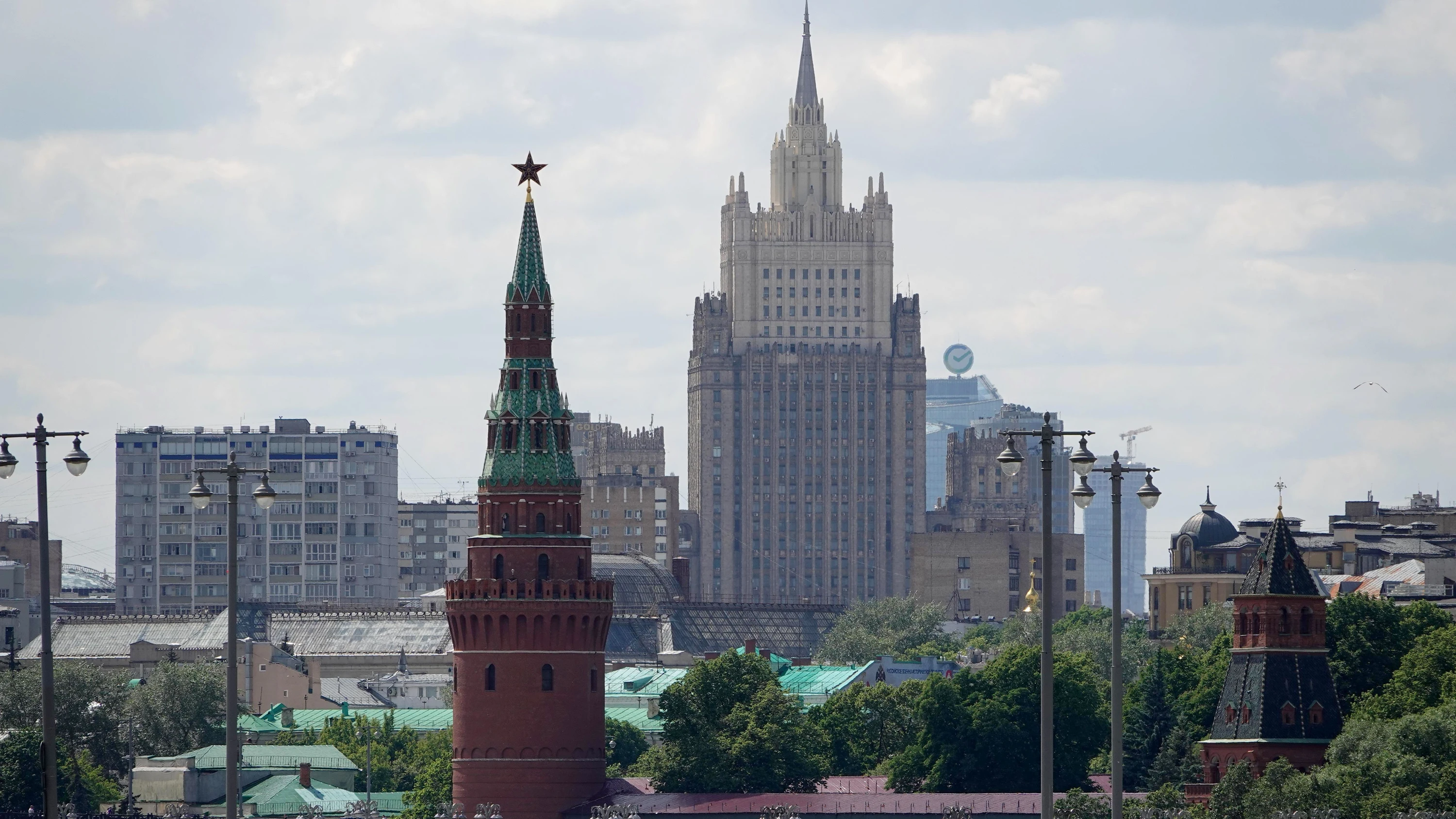 Liveblog Ukrainekrieg: Bürgermeister: Moskau mit mehr als 390 Drohnen angegriffen