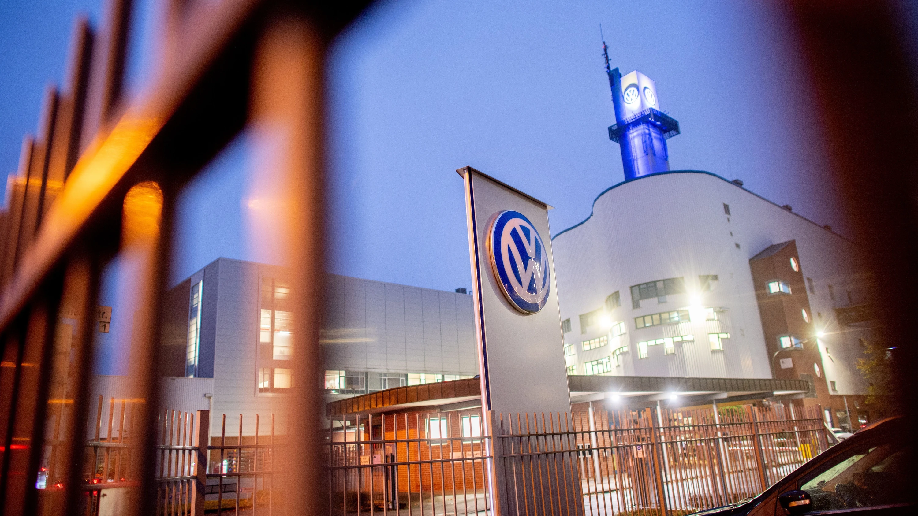 Autoindustrie in der Krise: Halbleere Fabriken gefährden die Zukunft von VW Autoindustrie in der Krise: Halbleere Fabriken gefährden die Zukunft von VW