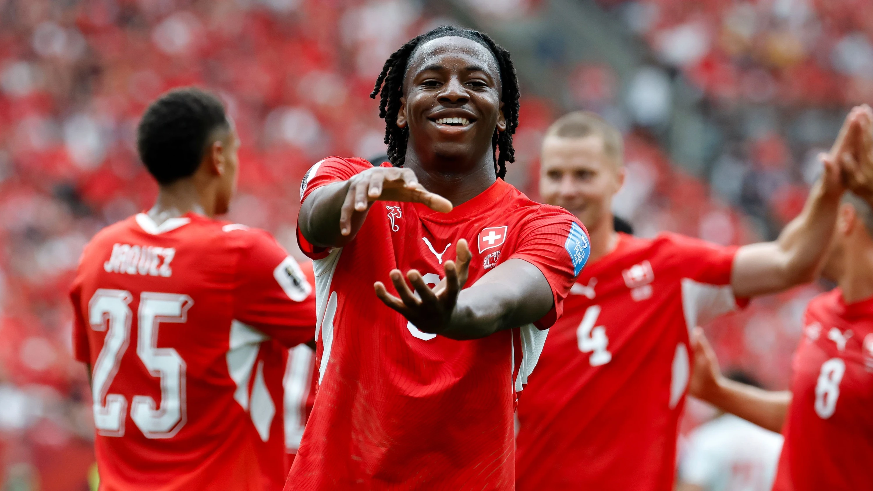 Fußball-Transferticker: Manzambi wechselt von Freiburg in die Premier League