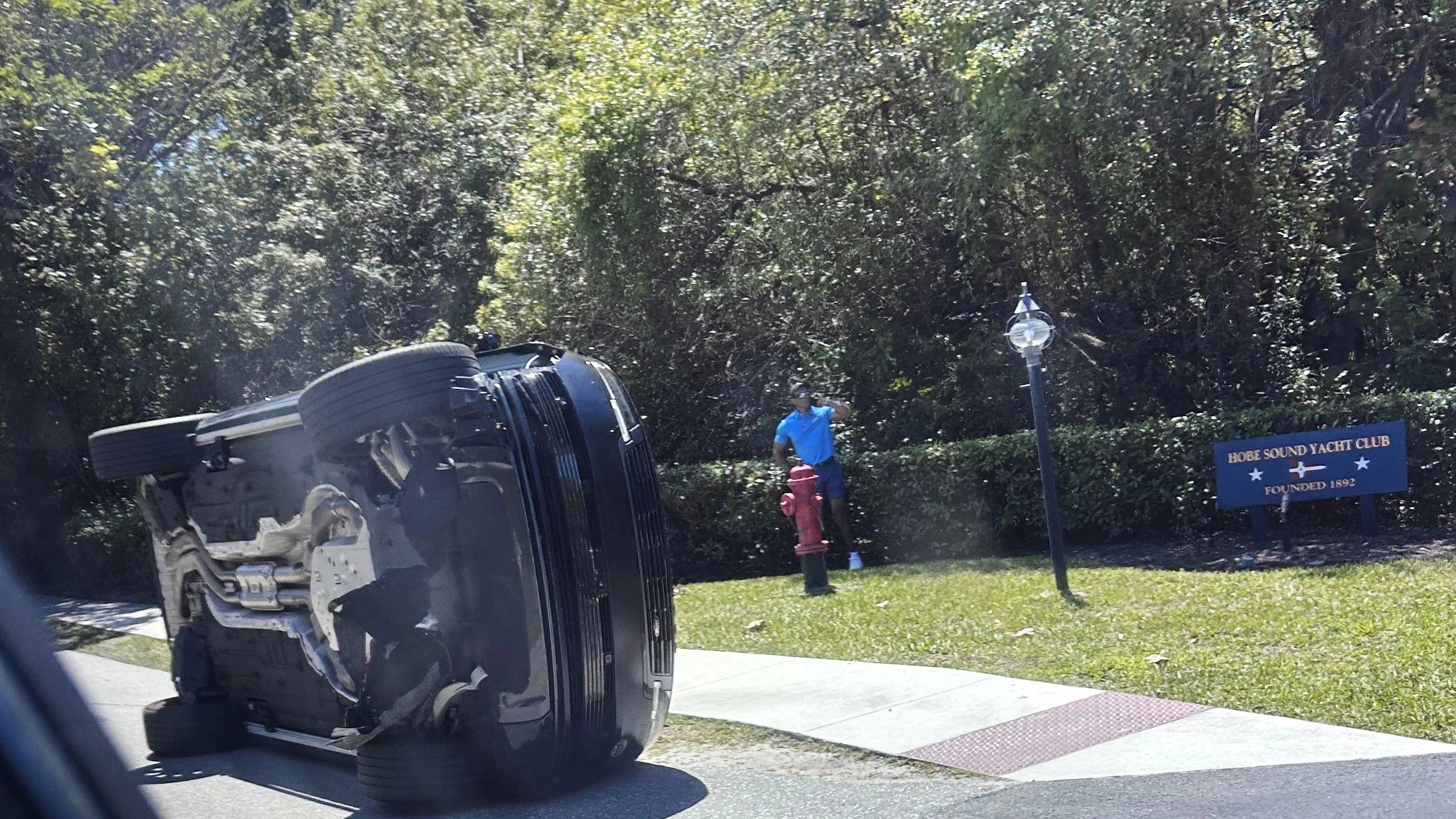 US-Golfstar: Tiger Woods nach Autounfall festgenommen US-Golfstar: Tiger Woods nach Autounfall festgenommen