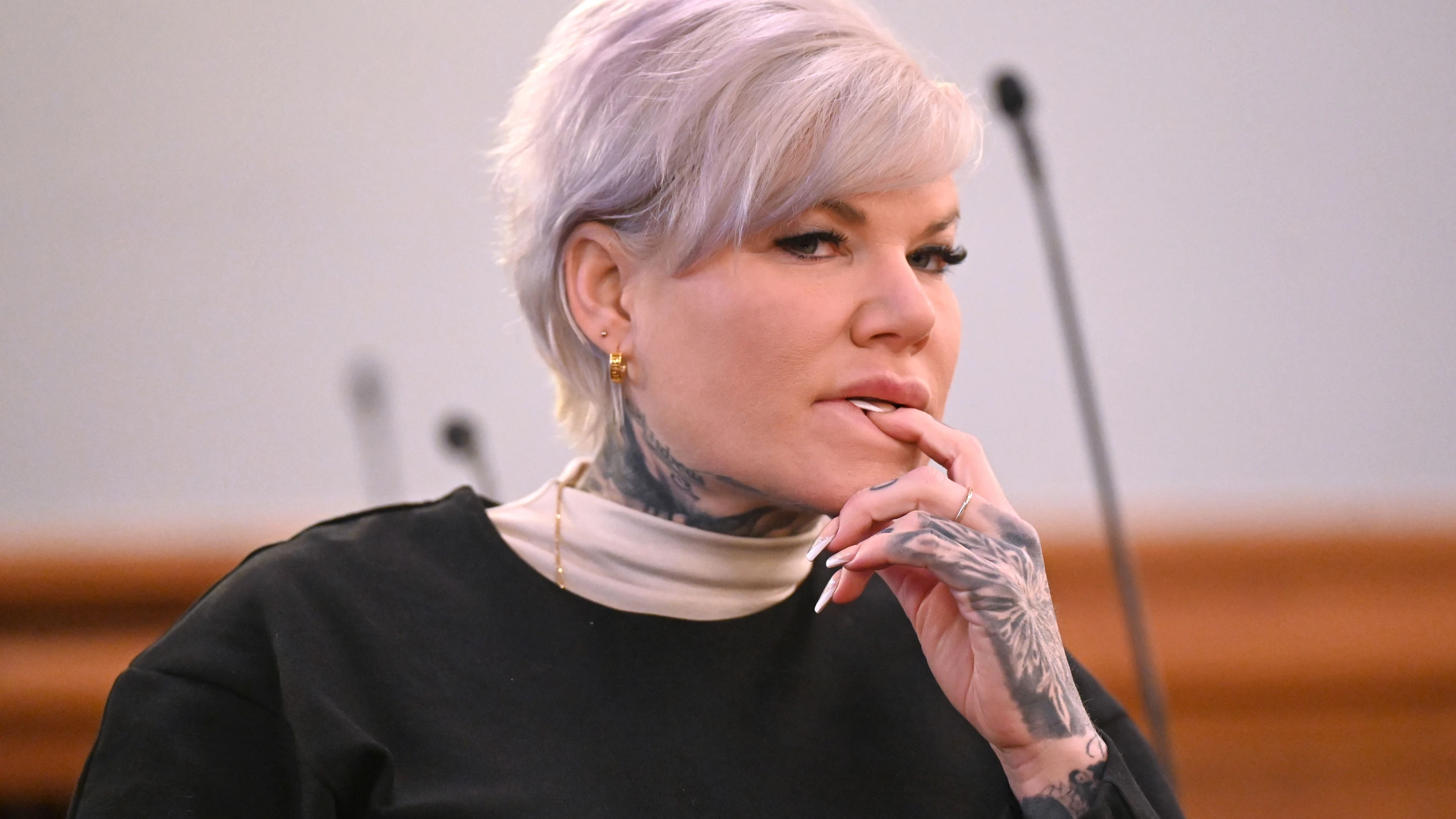 Bild: Hitlergruß gezeigt: Urteil gegen Melanie Müller ist rechtskräftig