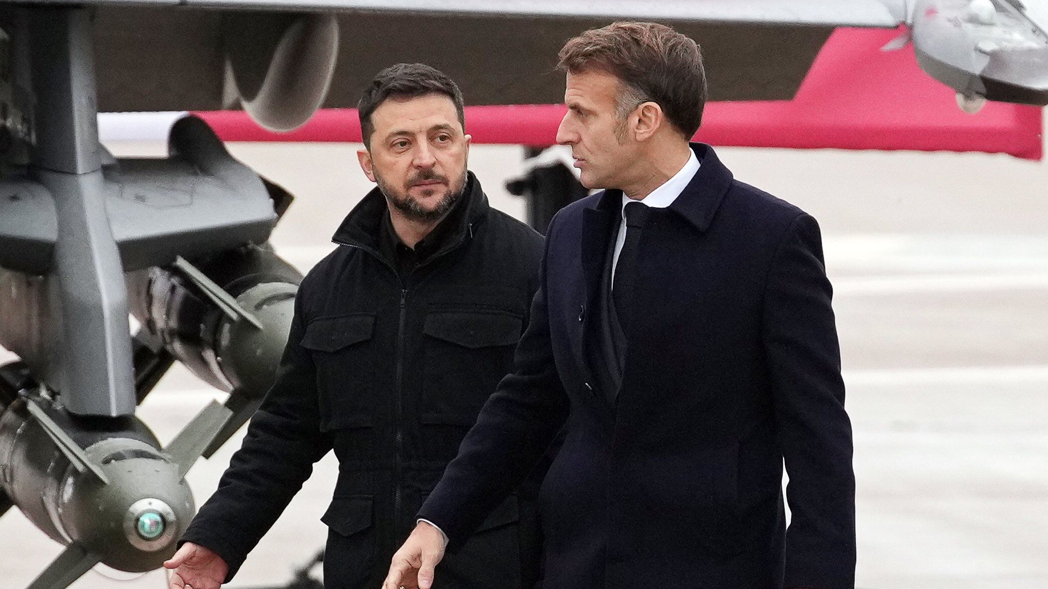 Macron und Selenskyj diskutieren „Friedensplan“ in Paris