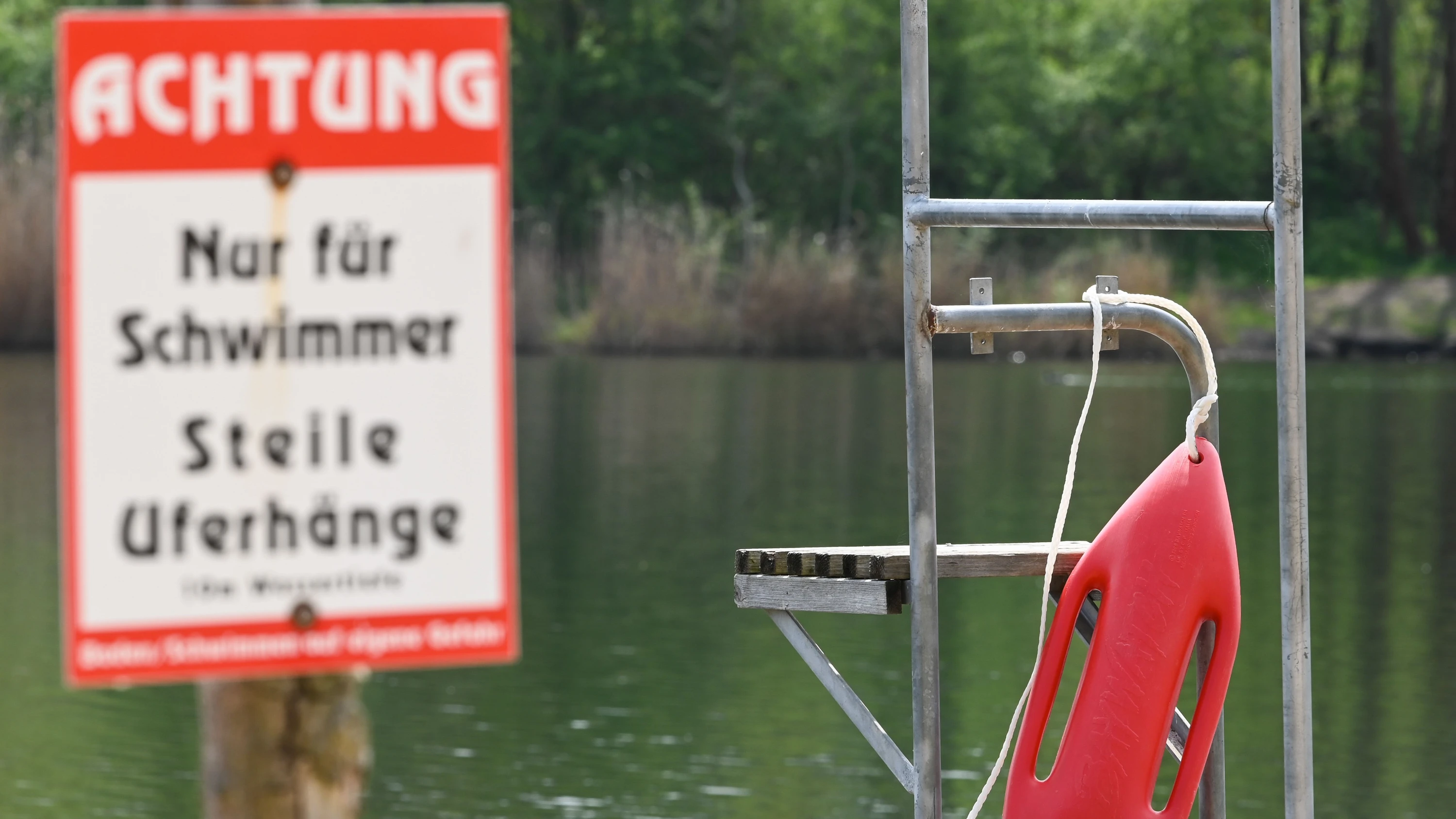 halle an der Saale: Kein Deutsch, kein Eintritt – umstrittene Regel in Strandbad halle an der Saale: Kein Deutsch, kein Eintritt – umstrittene Regel in Strandbad