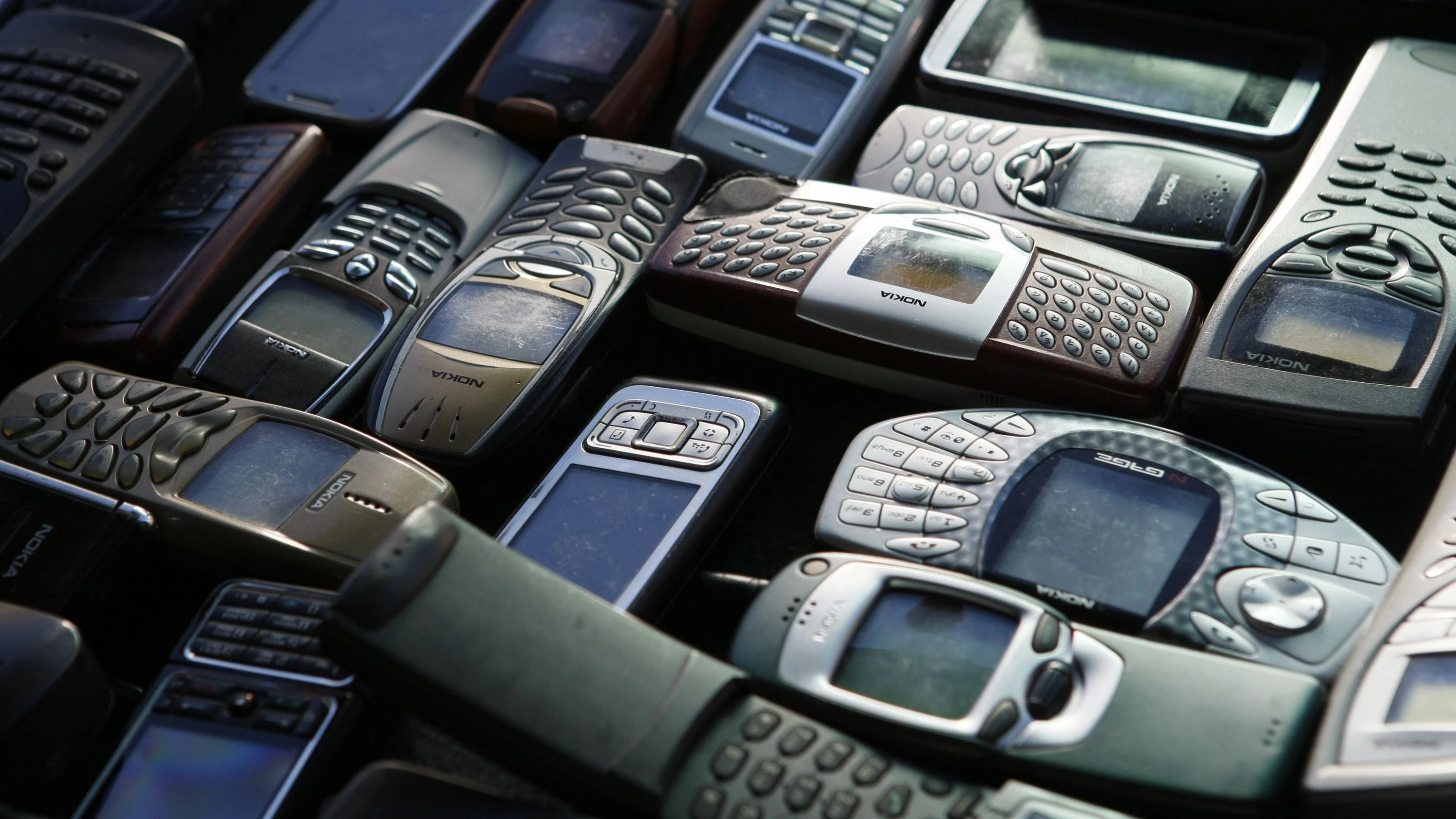 Netze werden abgeschaltet: Das Mobiltelefon als Lebensarchiv