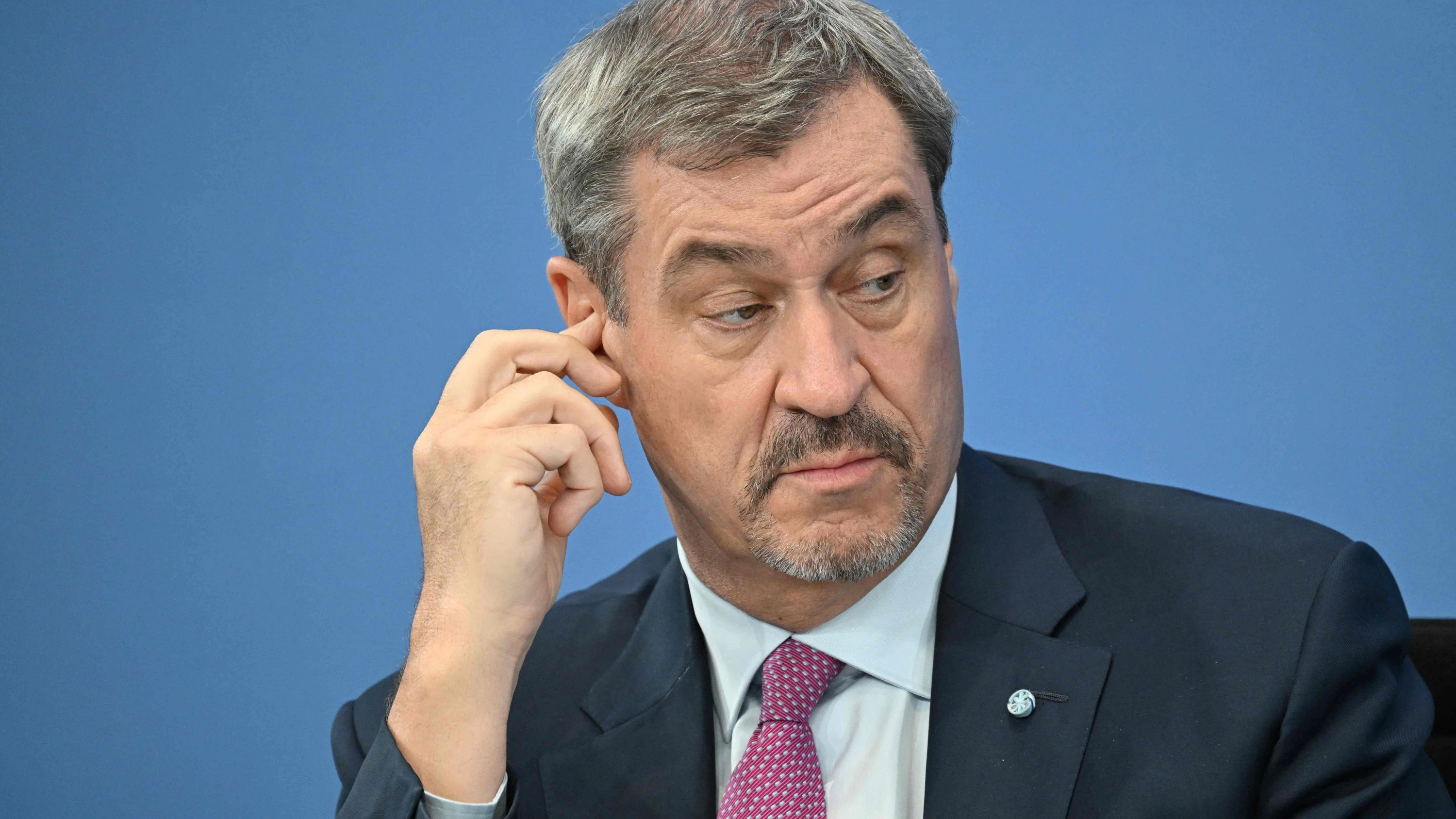 Bayerns Ministerpräsident: Von Söder fordern nun manche: weniger Döner, mehr Demut